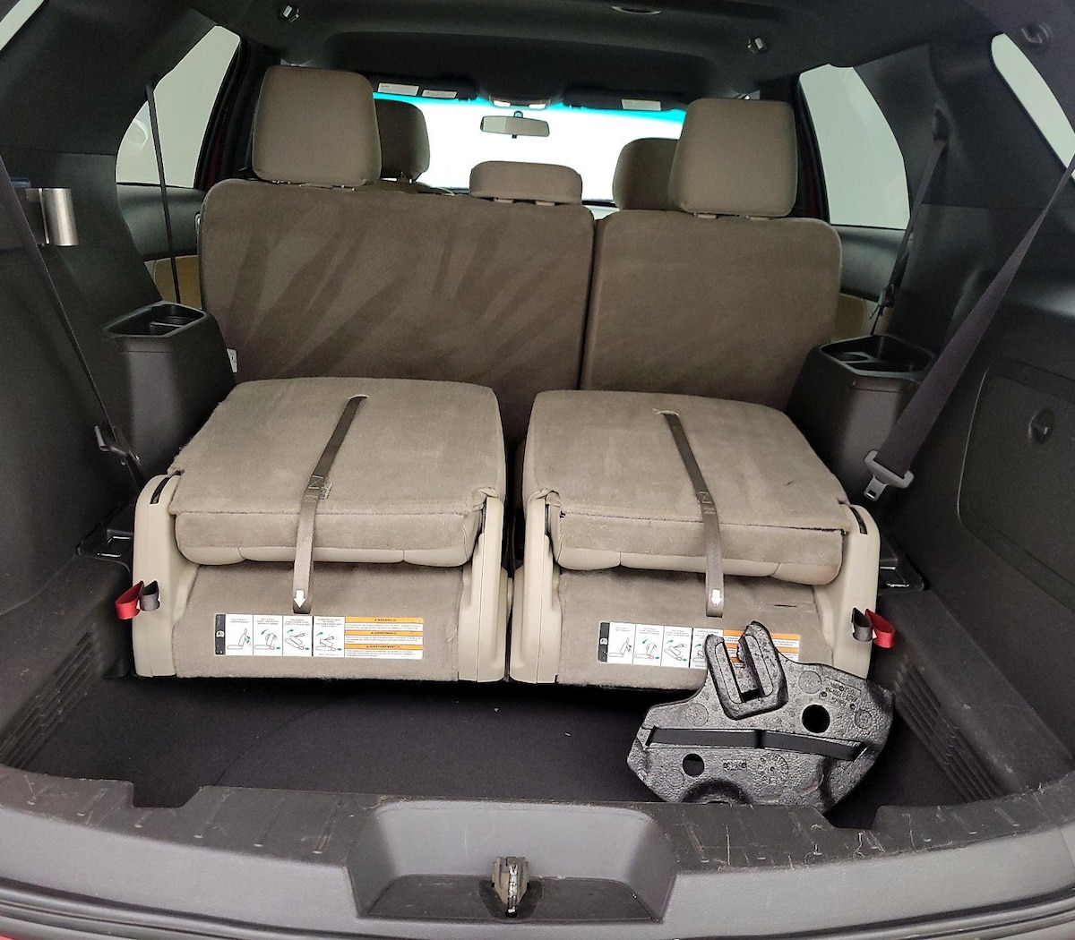 Trunk/Cargo (Seats Up)