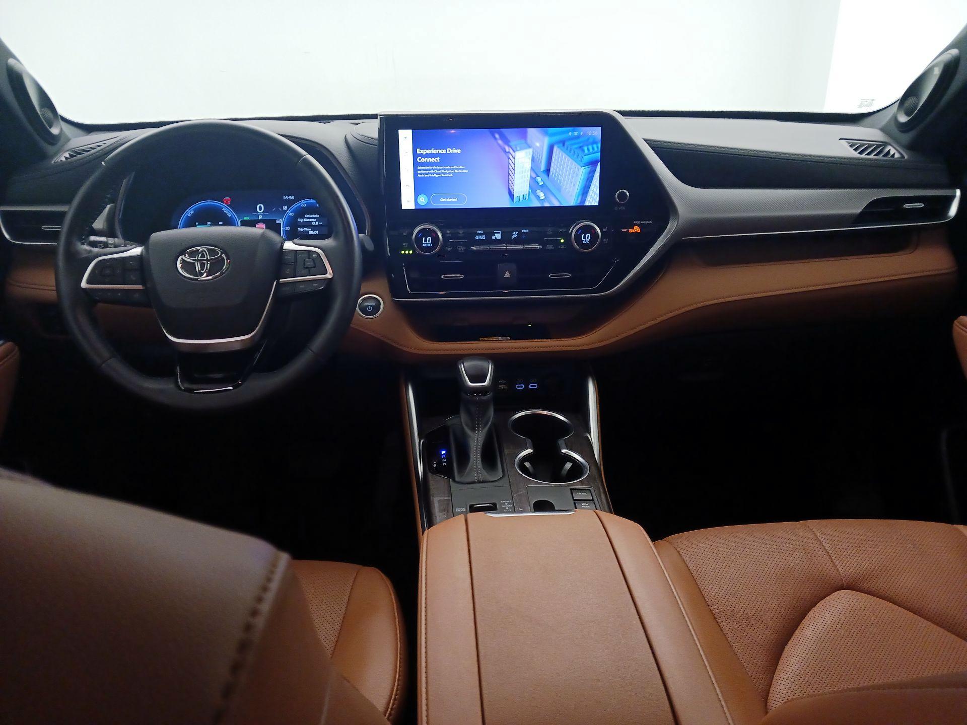 Thumbnail: 2024 Toyota Highlander - 9
