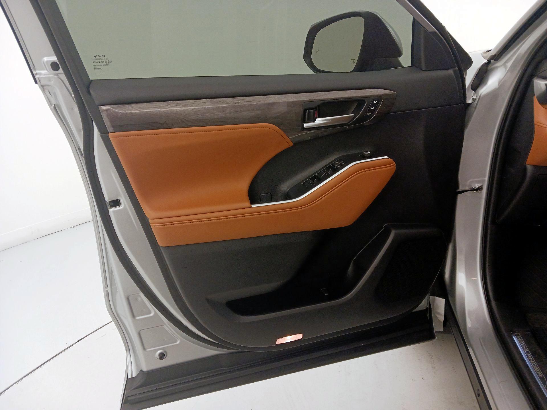 Thumbnail: 2024 Toyota Highlander - 12
