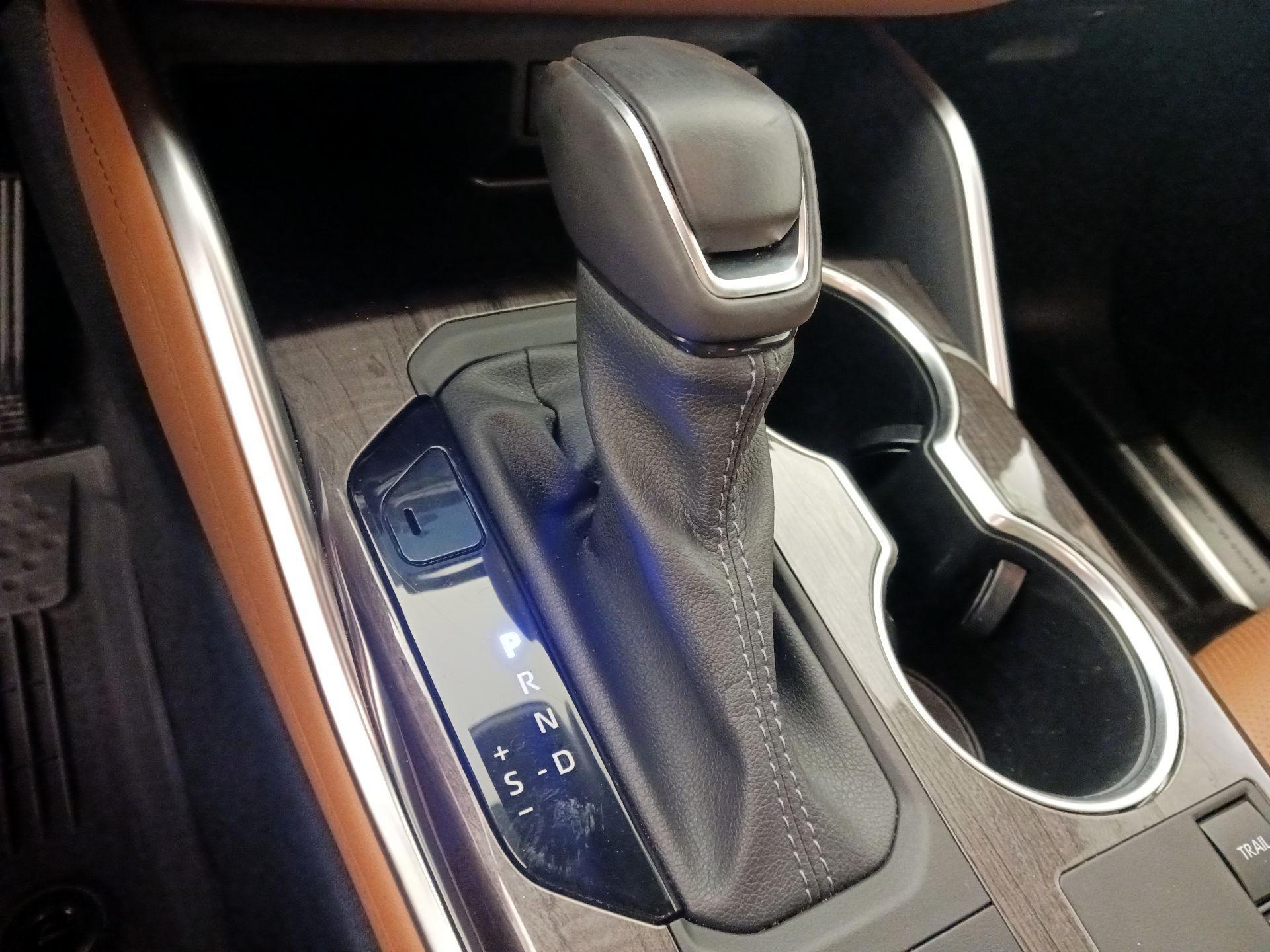 Thumbnail: 2024 Toyota Highlander - 17