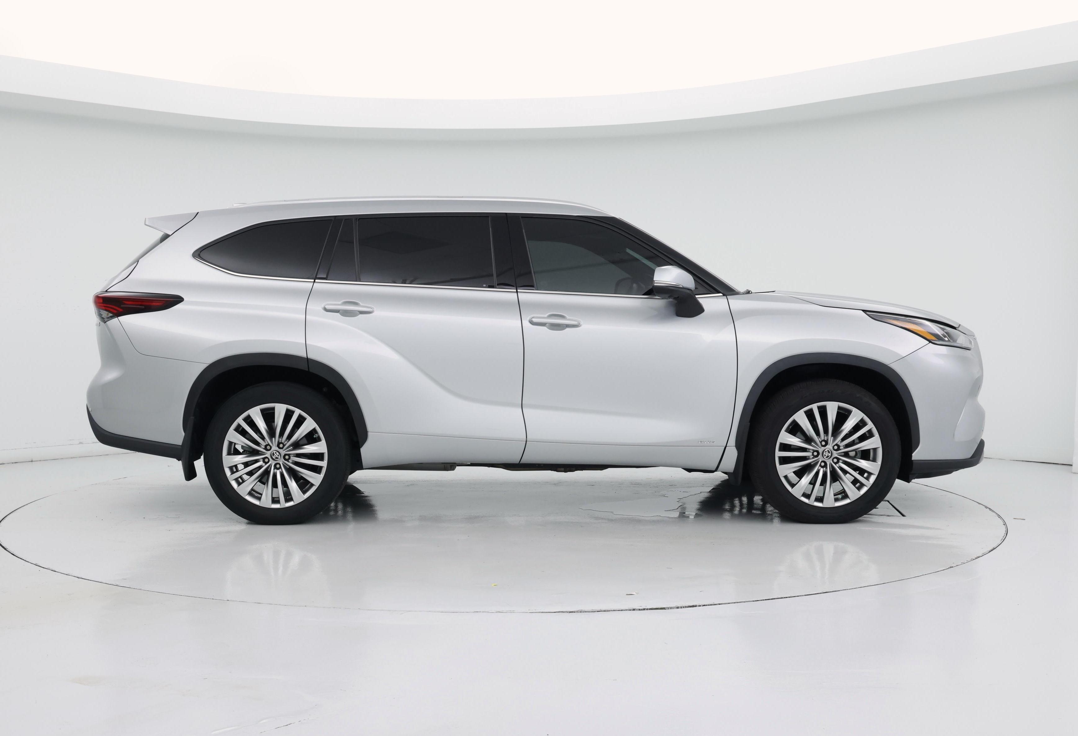 Thumbnail: 2024 Toyota Highlander - 7