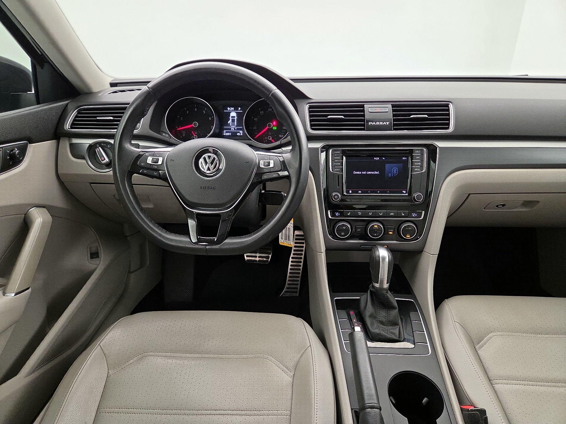 Thumbnail: 2018 Volkswagen Passat - 10