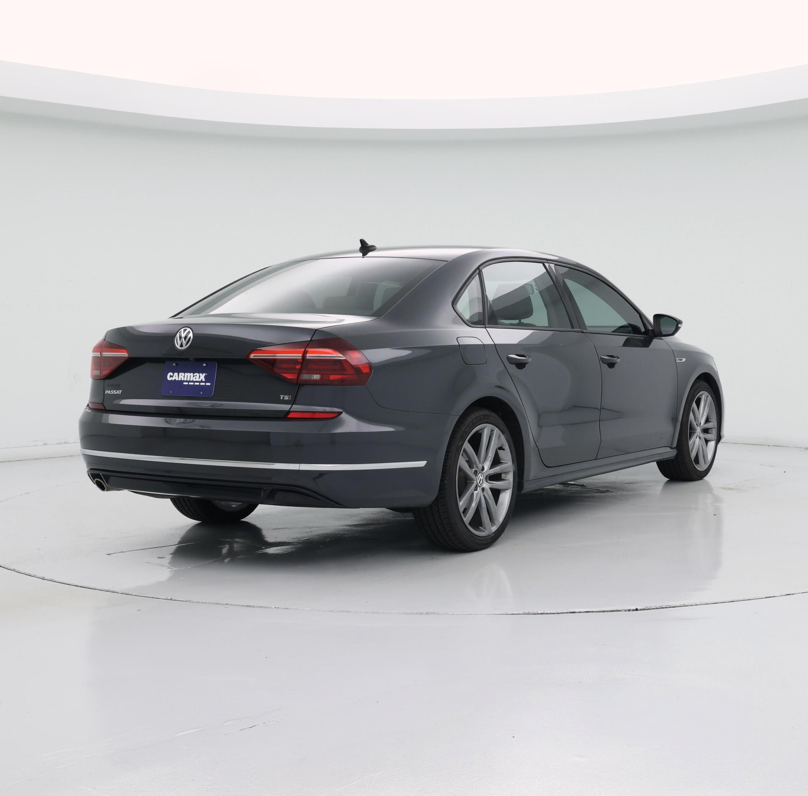Thumbnail: 2018 Volkswagen Passat - 8