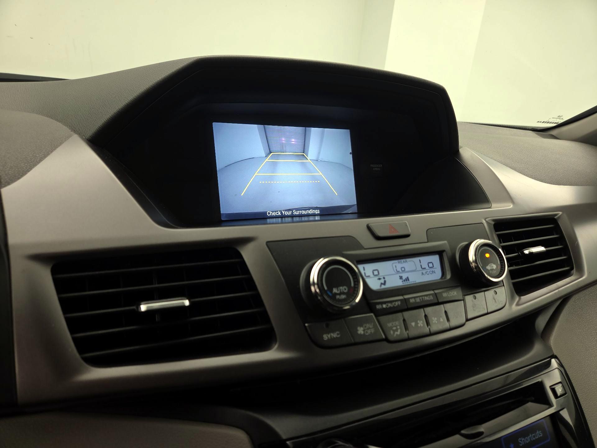 Thumbnail: 2016 Honda Odyssey - 14