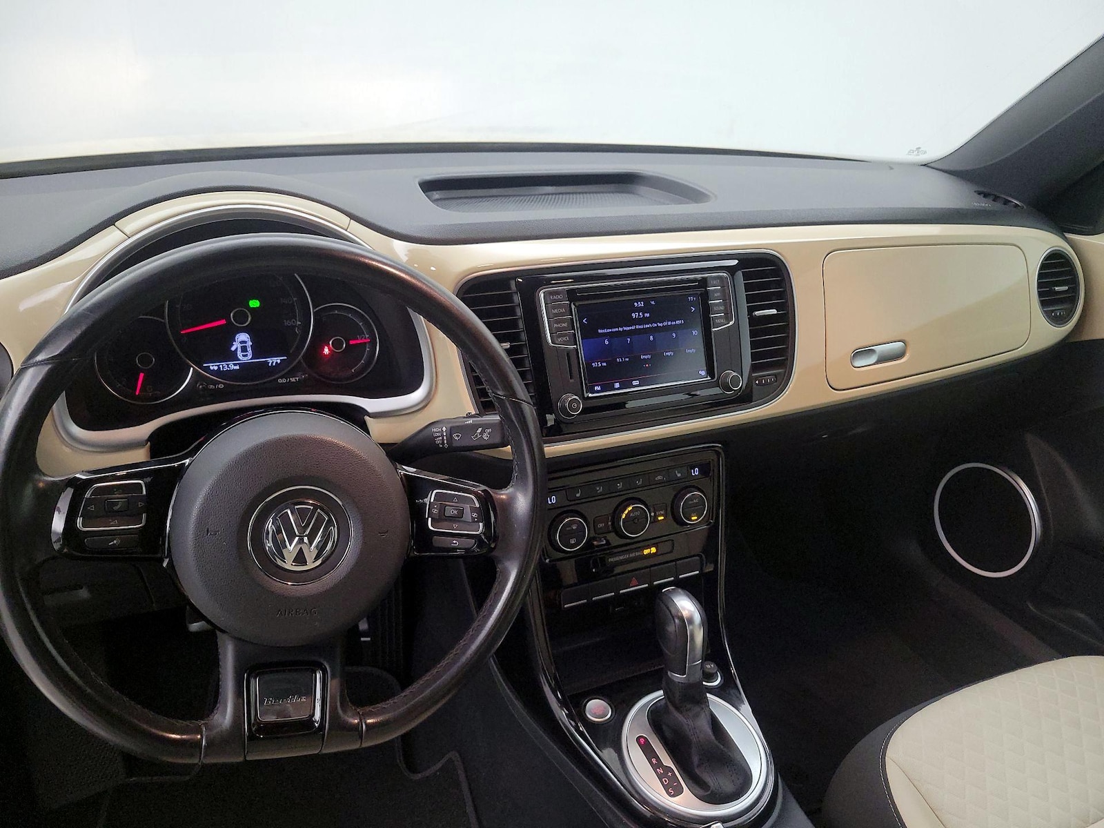 2019 Volkswagen Beetle SE - Photo 10