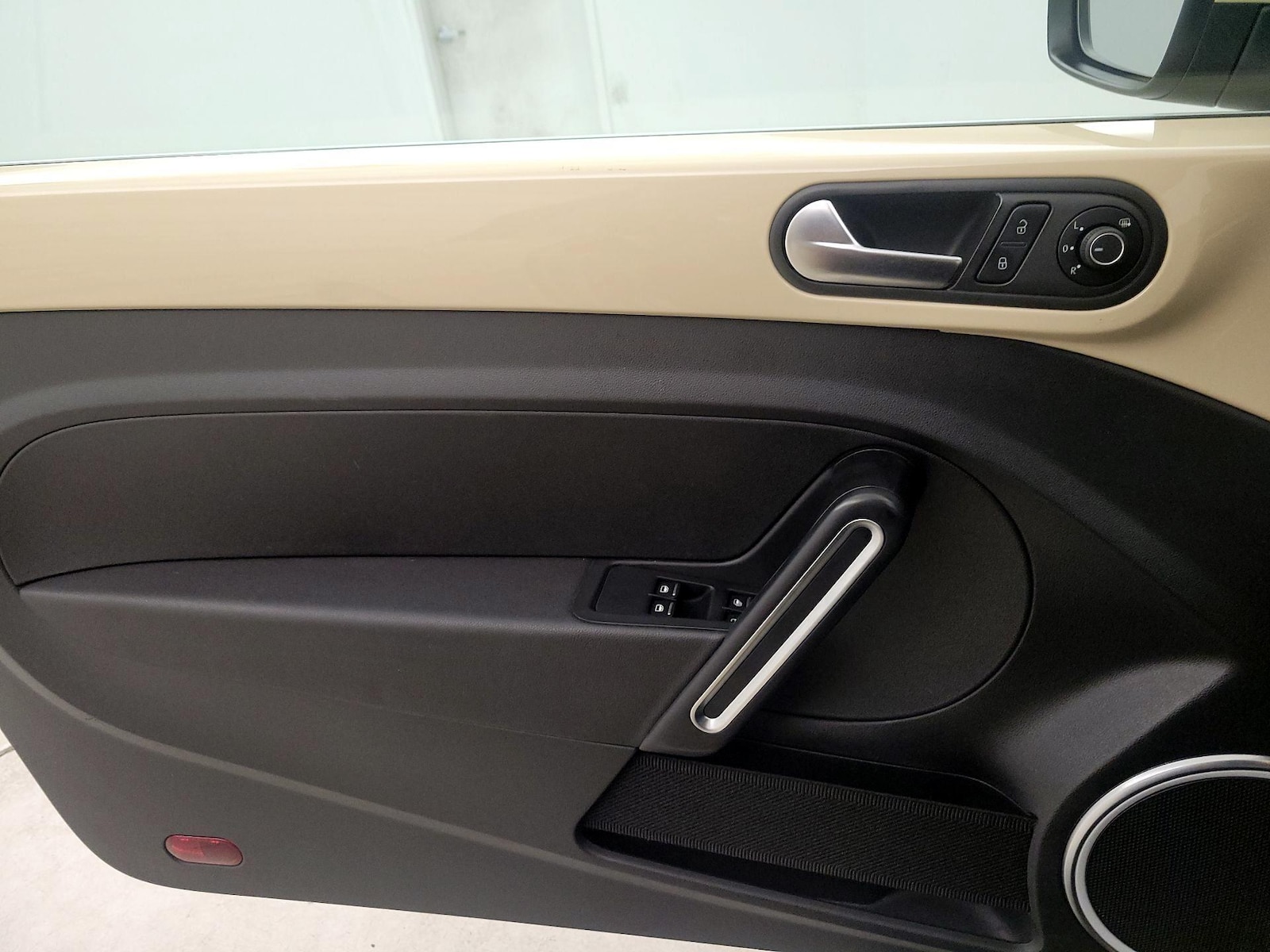 2019 Volkswagen Beetle SE - Photo 13