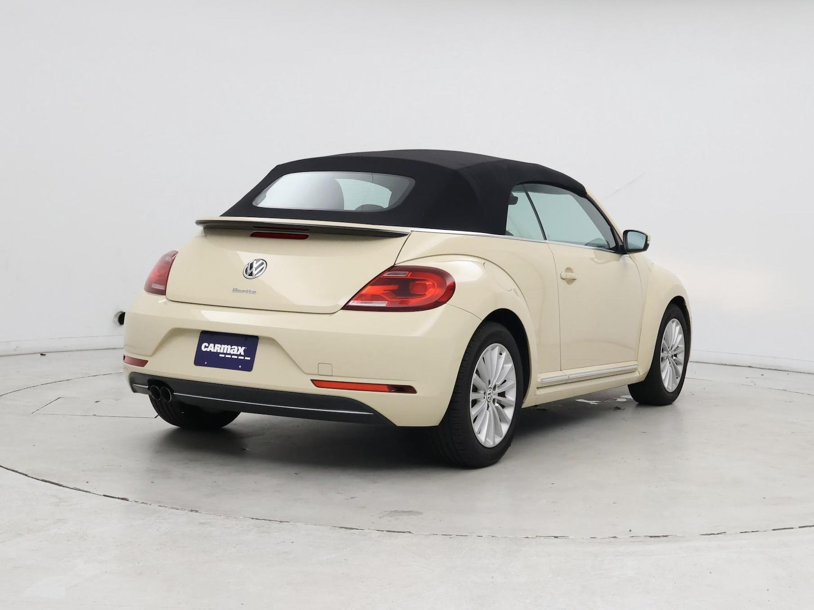2019 Volkswagen Beetle SE - Photo 9