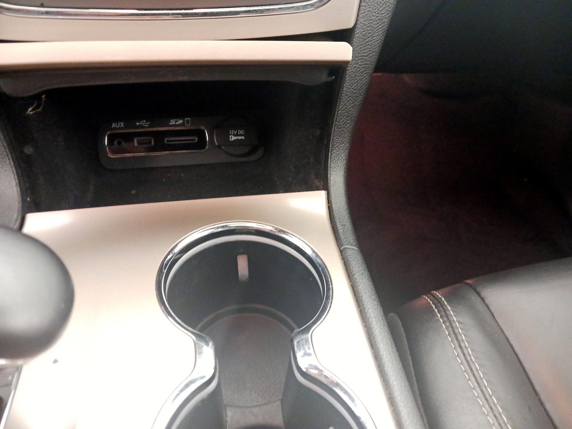 Thumbnail: 2015 Jeep Grand Cherokee - 19