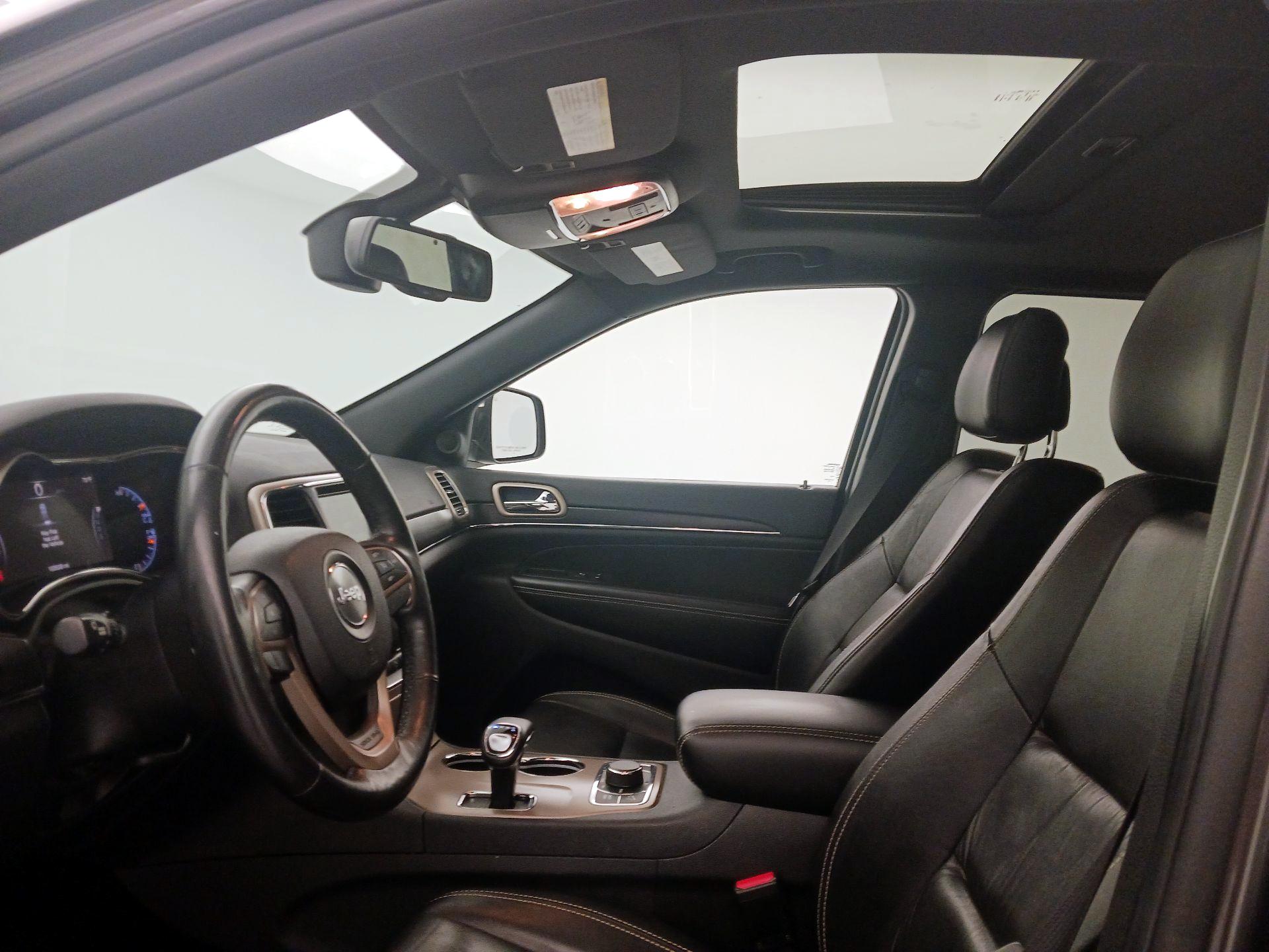 Thumbnail: 2015 Jeep Grand Cherokee - 20