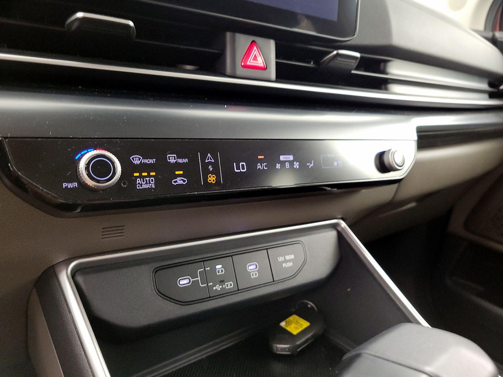 2026 Kia Carnival LXS - Photo 18