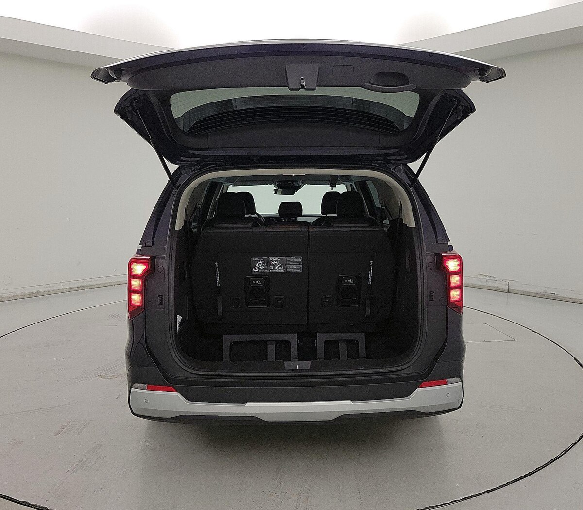 Trunk/Cargo (Seats Up)
