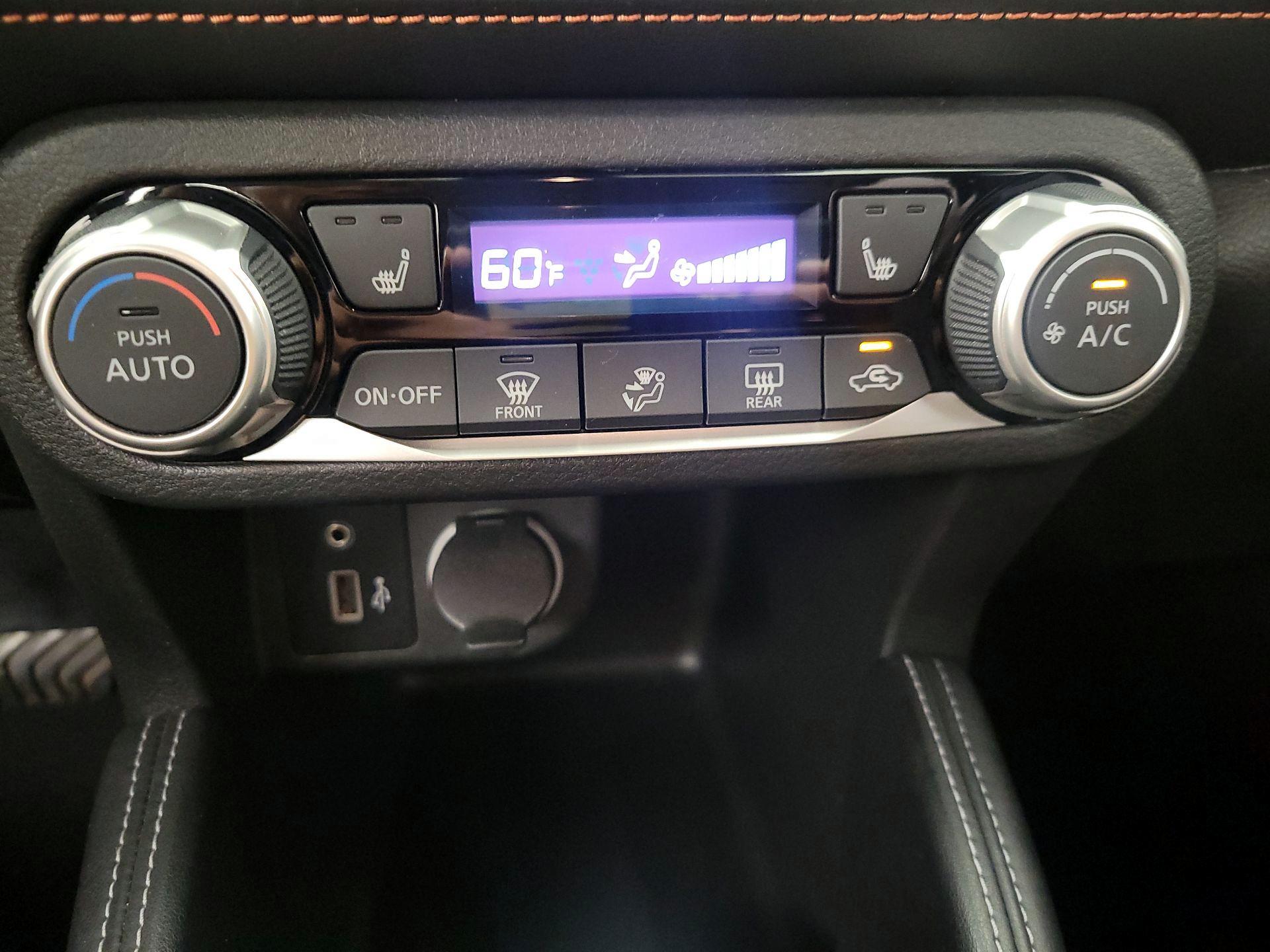 Thumbnail: 2020 Nissan Kicks - 16