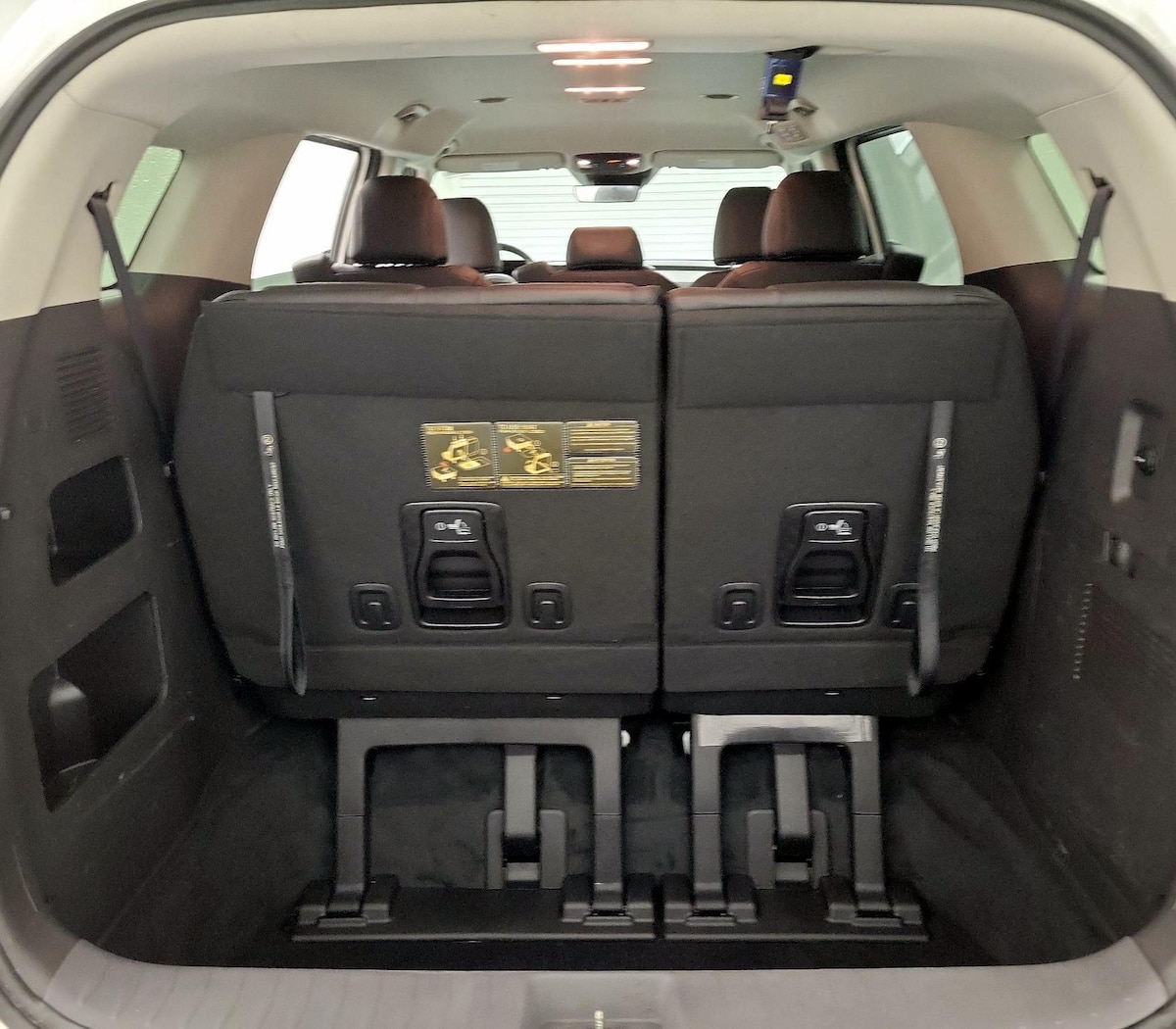 Trunk/Cargo (Seats Up)