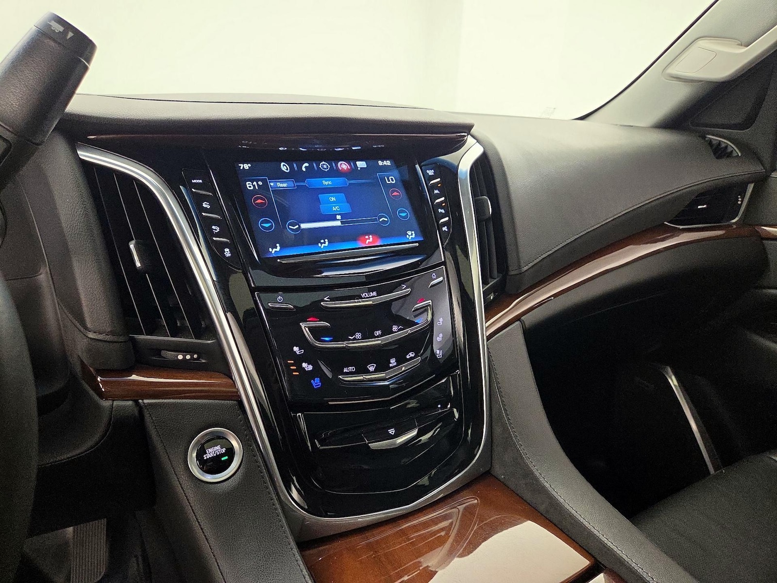 2018 Cadillac Escalade ESV Luxury - Photo 18