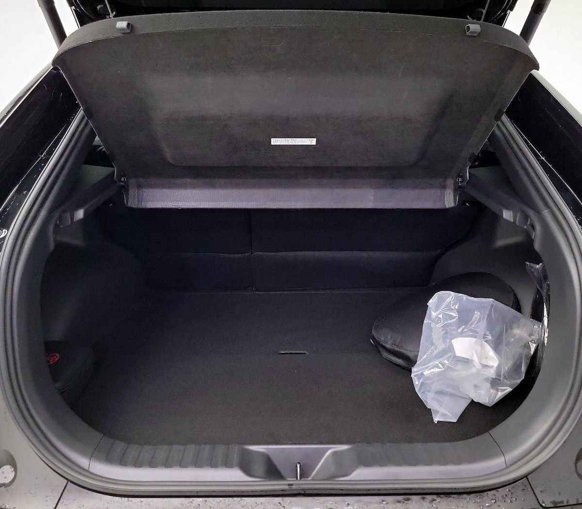 Trunk/Cargo (Seats Up)