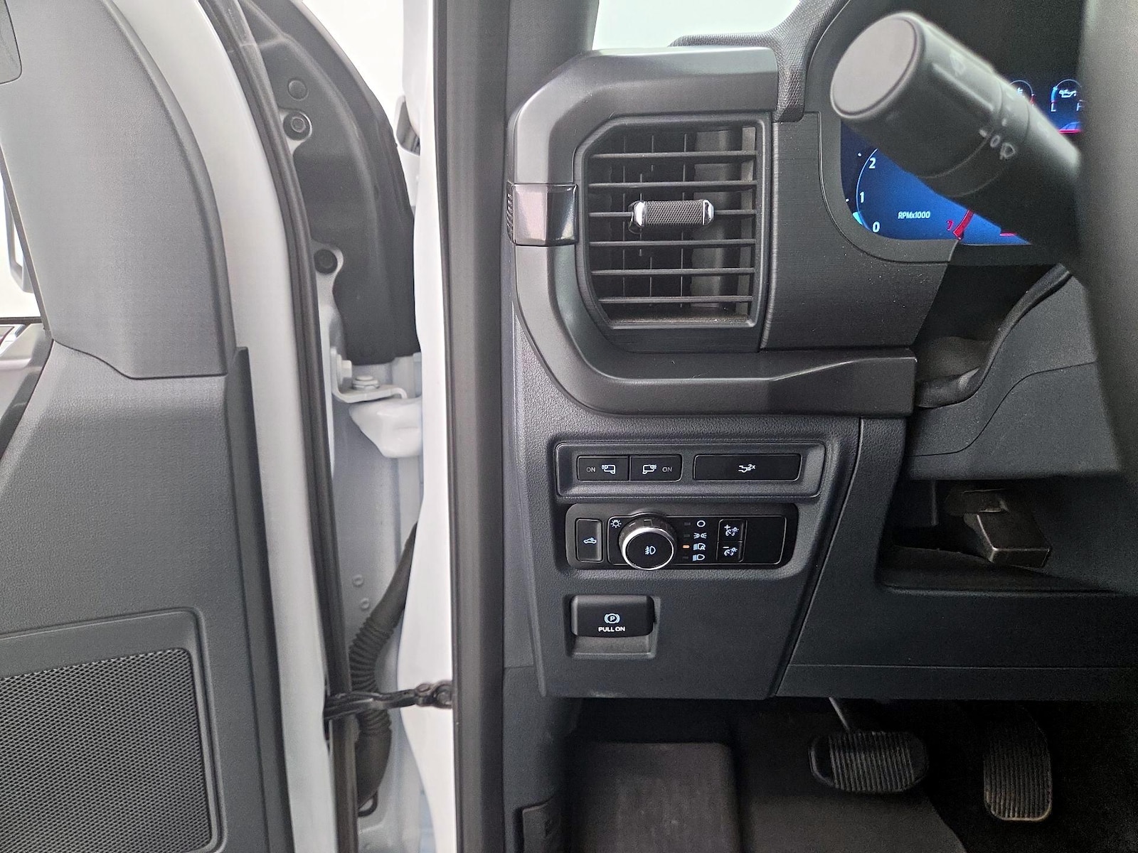 2024 Ford F-150 XLT - Photo 14