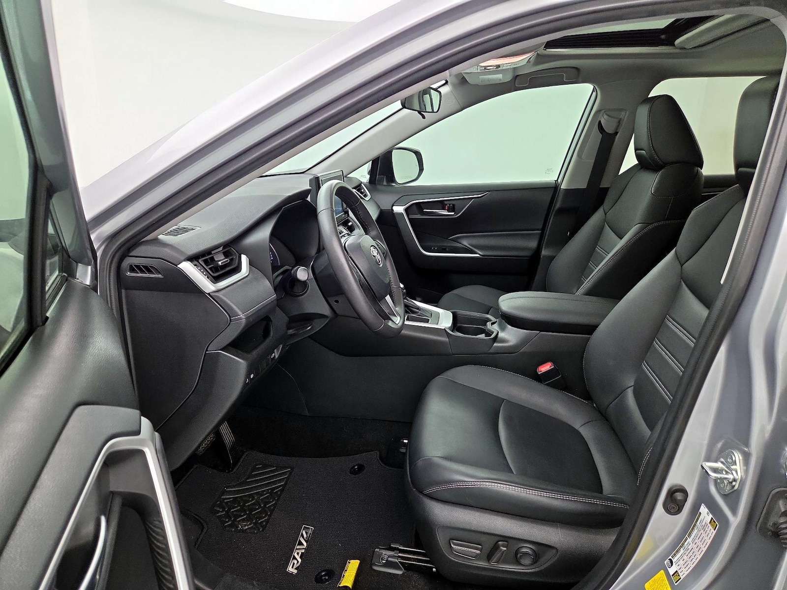 2021 Toyota RAV4 XLE Premium - Photo 12