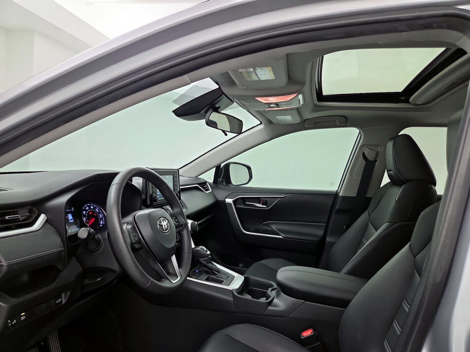 2021 Toyota RAV4 XLE Premium - Photo 20