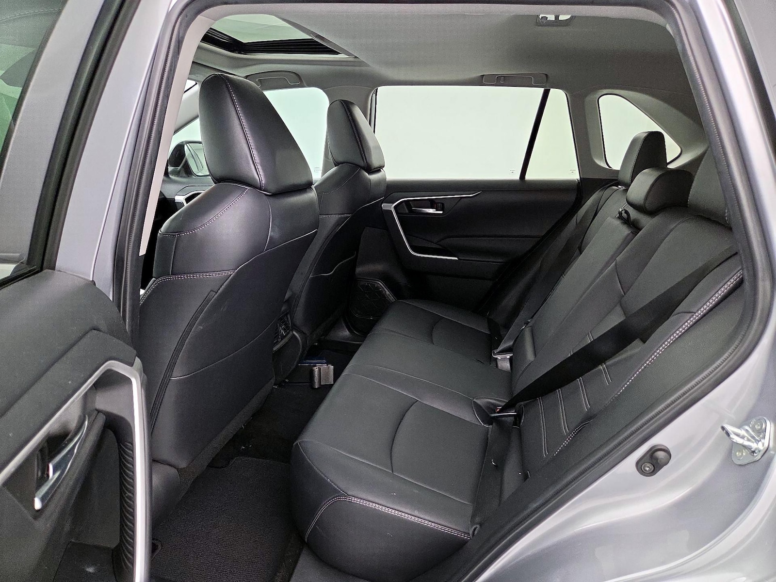 2021 Toyota RAV4 XLE Premium - Photo 21