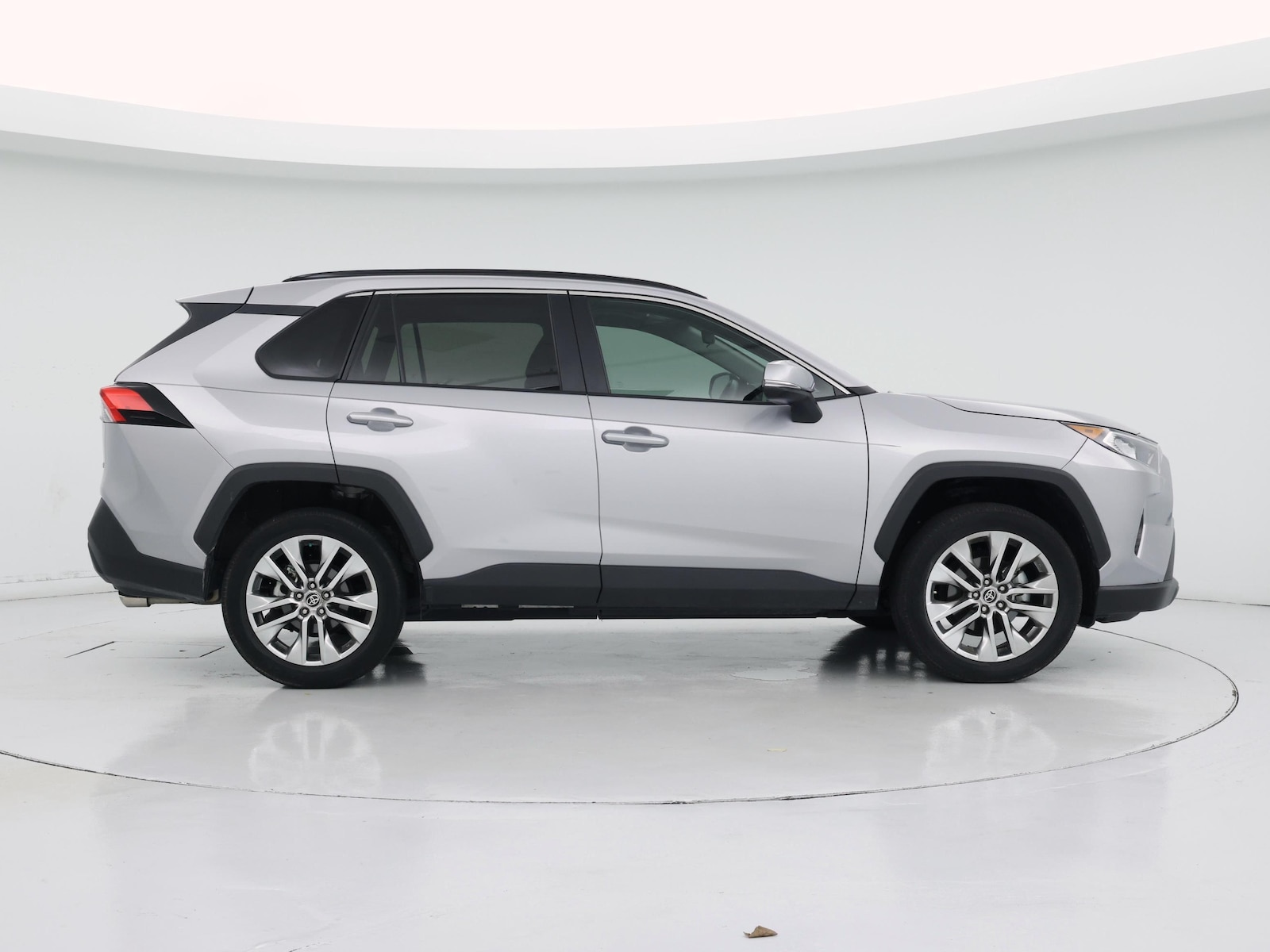 2021 Toyota RAV4 XLE Premium - Photo 8