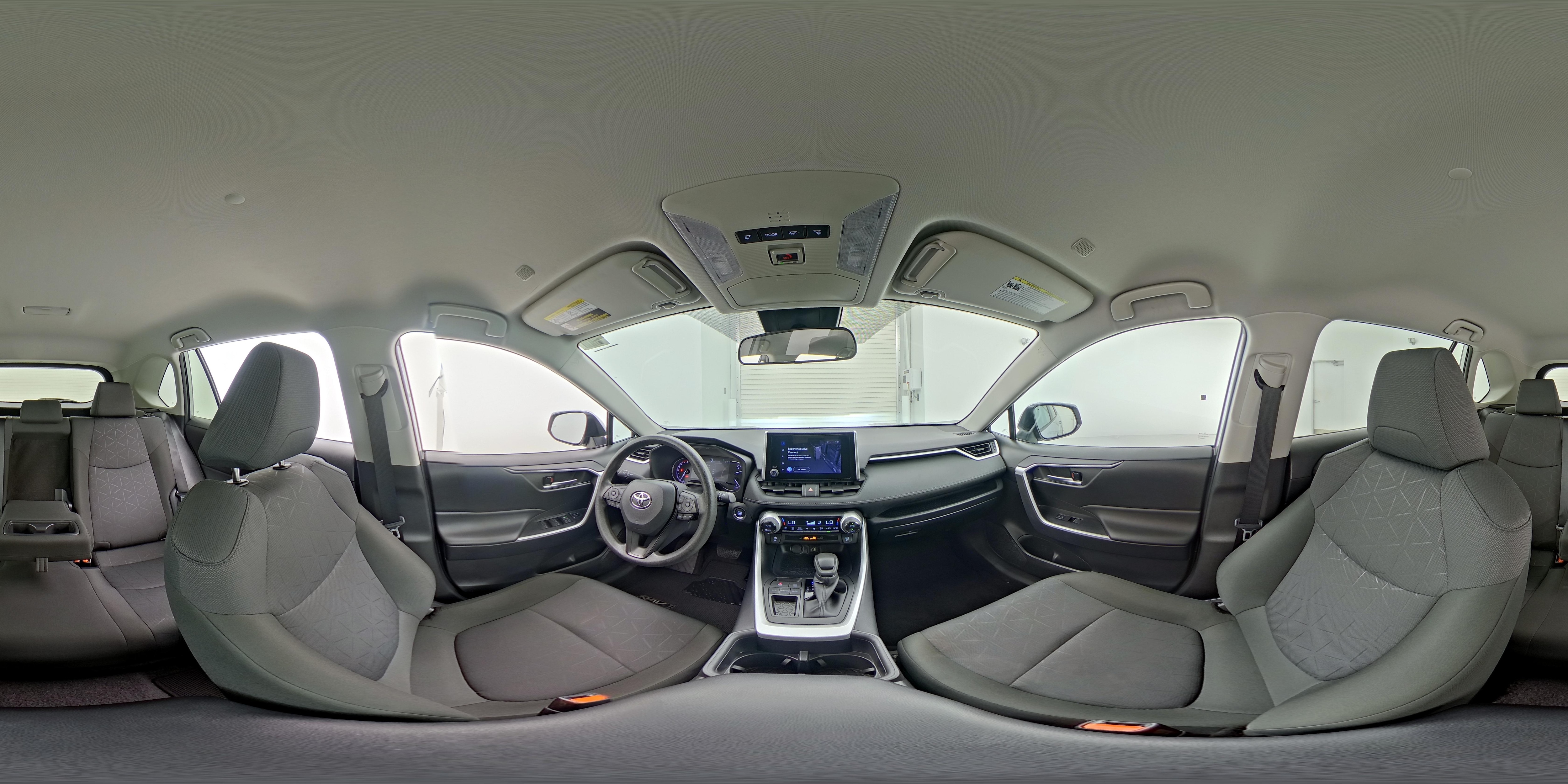 2025 Toyota RAV4 XLE - Photo 25