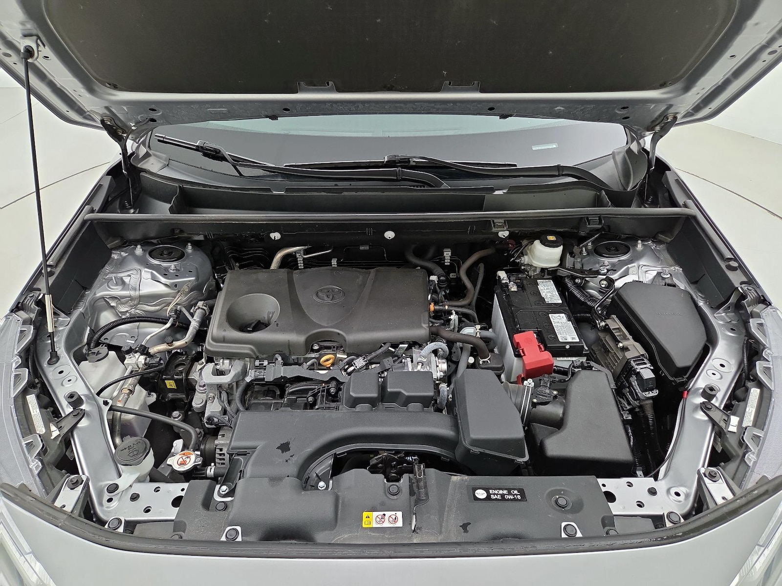 2025 Toyota RAV4 XLE - Photo 23