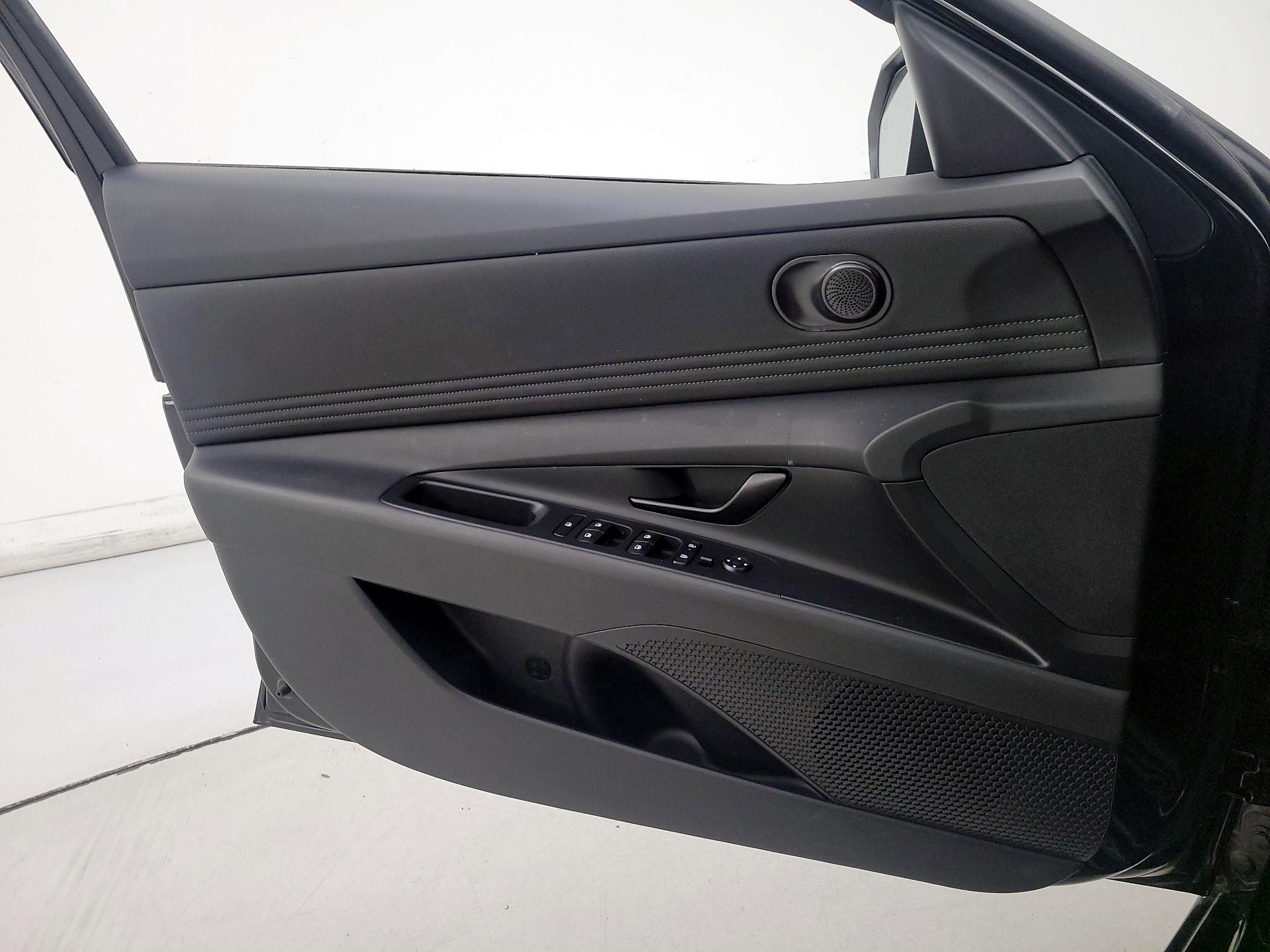 Thumbnail: 2025 Hyundai Elantra - 12