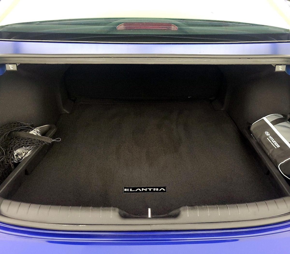 Trunk/Cargo (Seats Up)