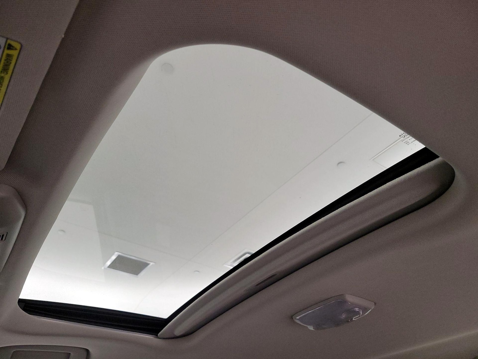 Sunroof(s) & Overhead Airbags