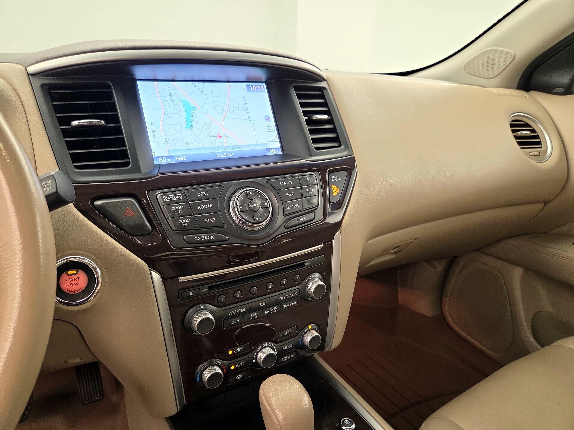 Thumbnail: 2015 Nissan Pathfinder - 14