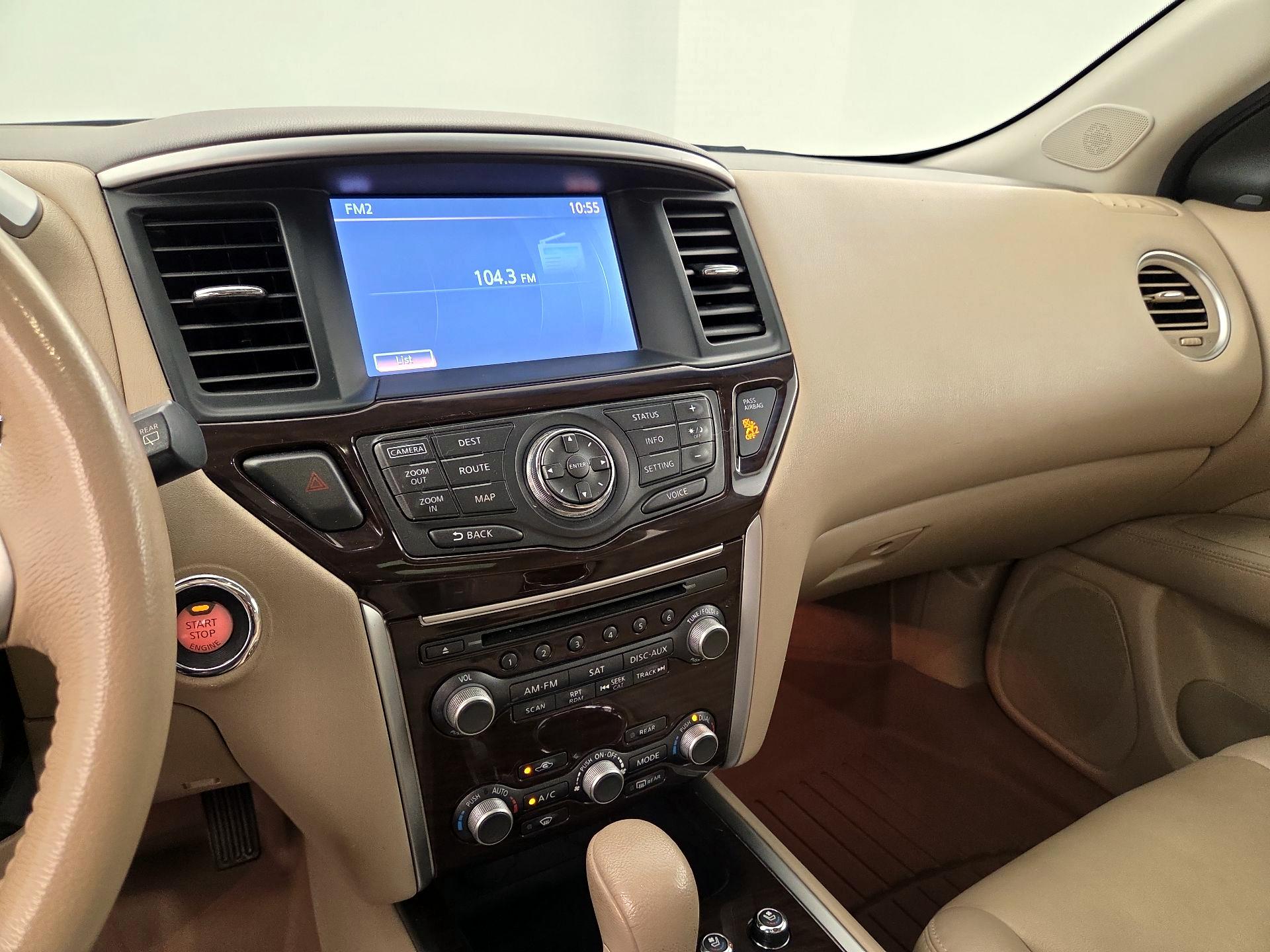 Thumbnail: 2015 Nissan Pathfinder - 16