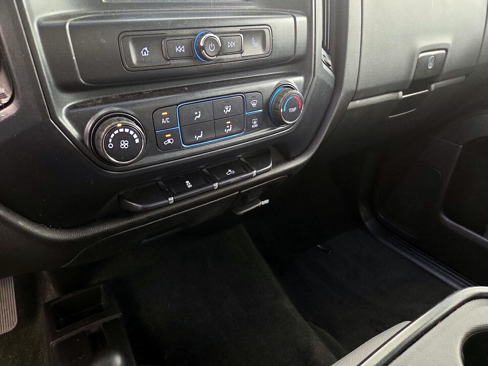 2018 Chevrolet Silverado 1500 Work Truck 1WT - Photo 17