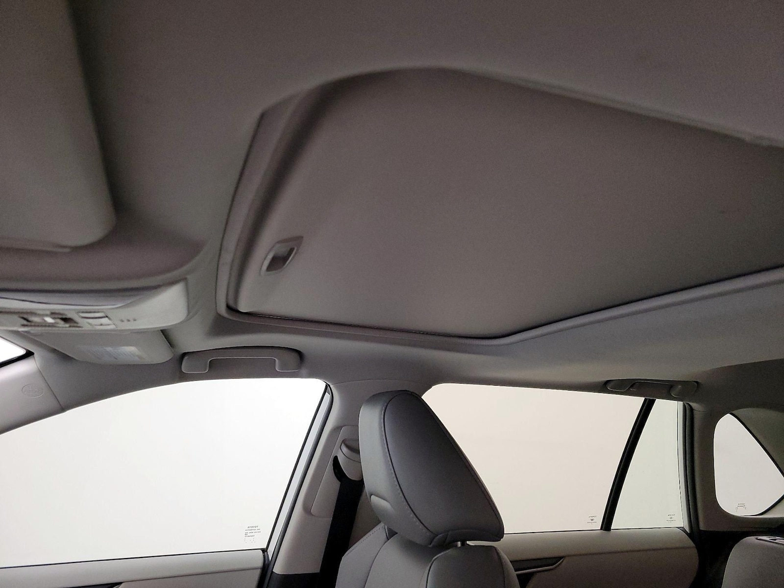 Sunroof(s) & Overhead Airbags
