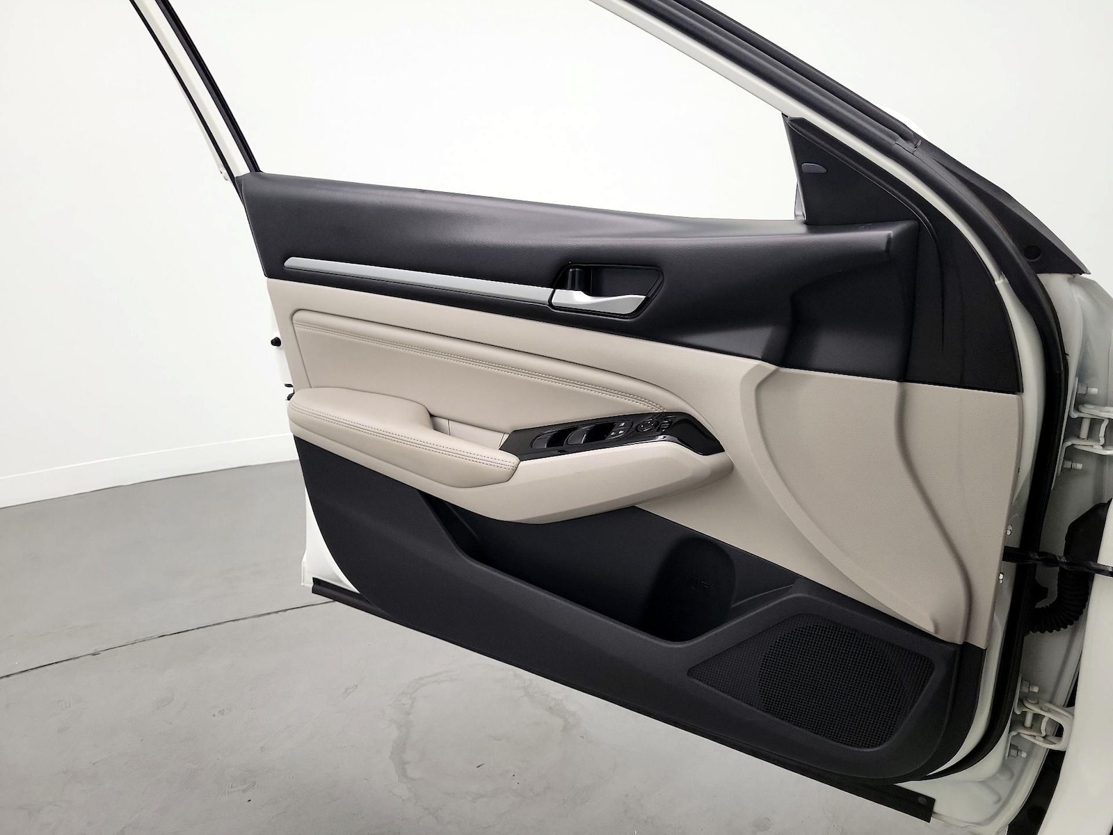 2021 Nissan Altima SV - Photo 13