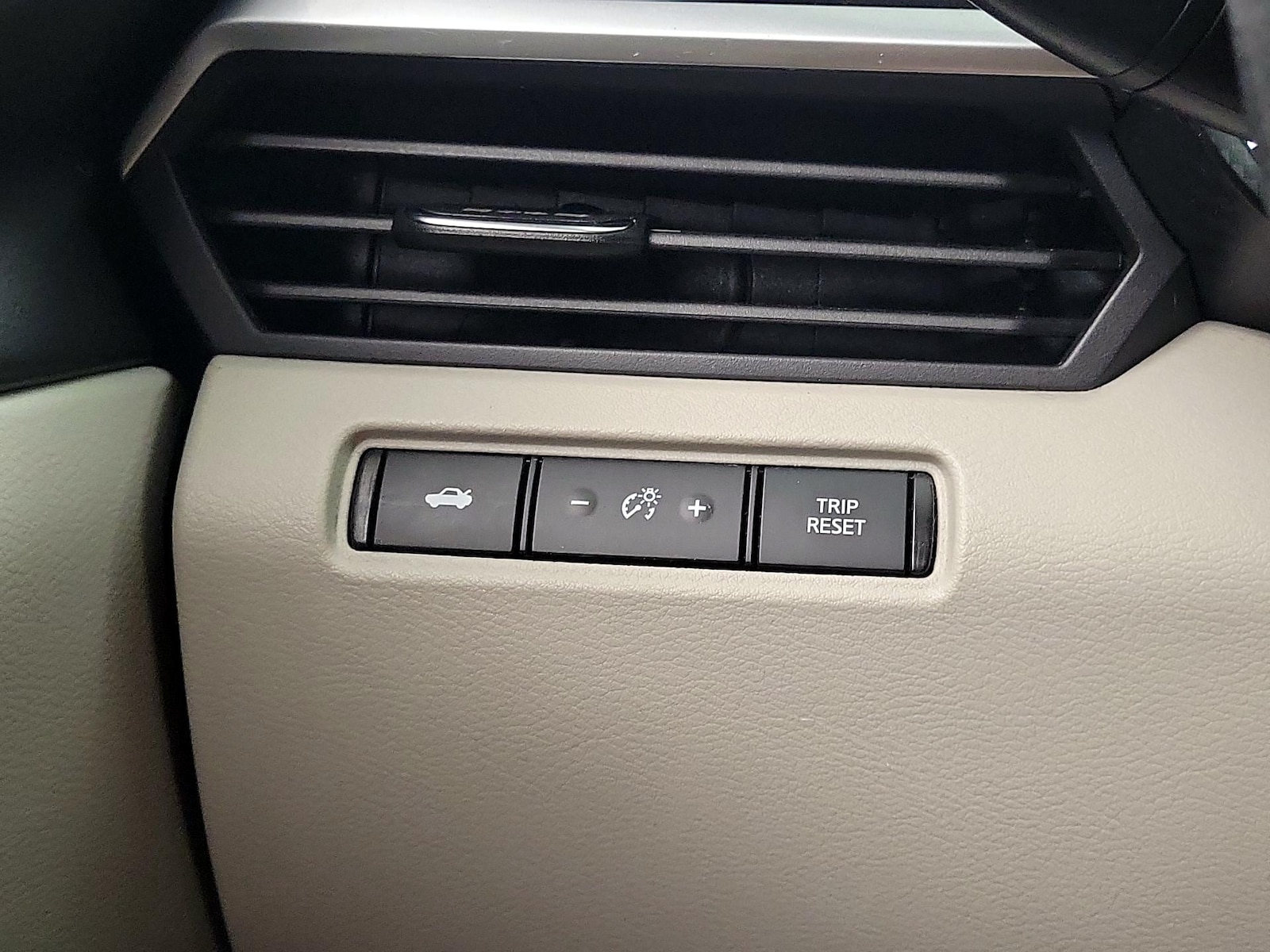 2021 Nissan Altima SV - Photo 14