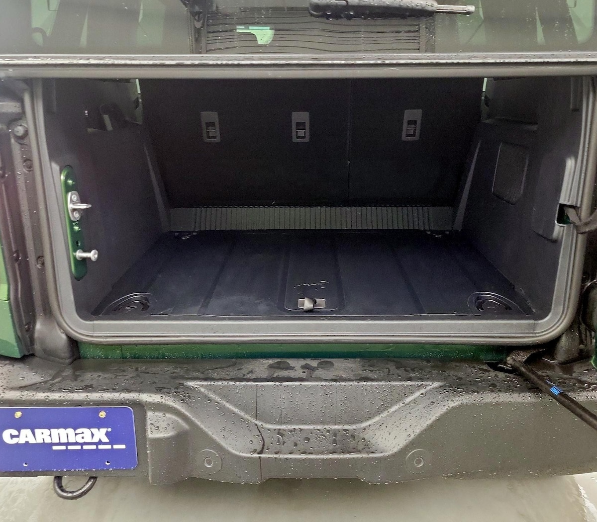 Trunk/Cargo (Seats Up)