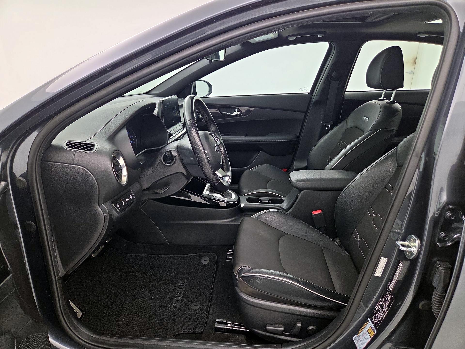 Thumbnail: 2021 Kia Forte - 11