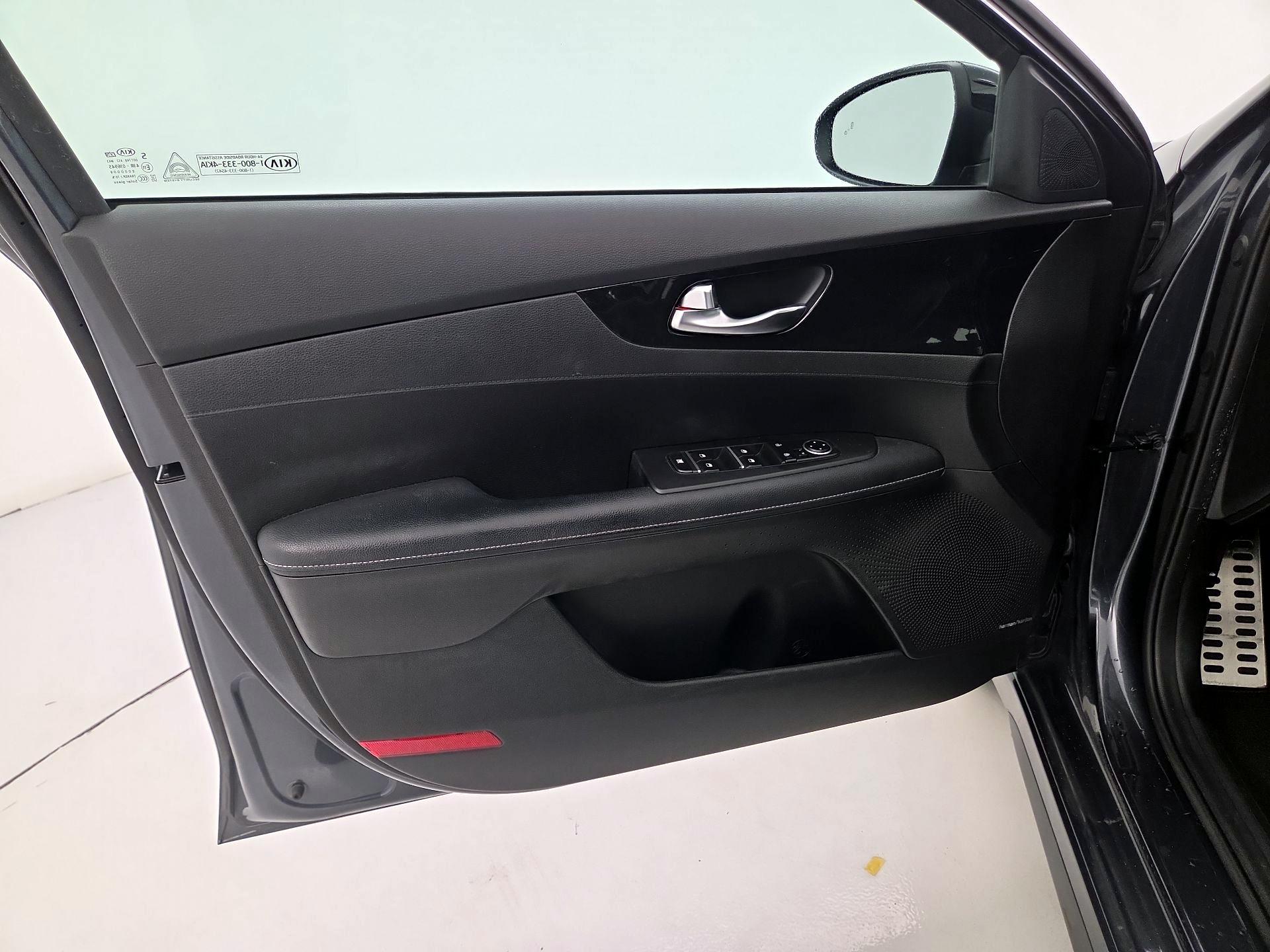 Thumbnail: 2021 Kia Forte - 12