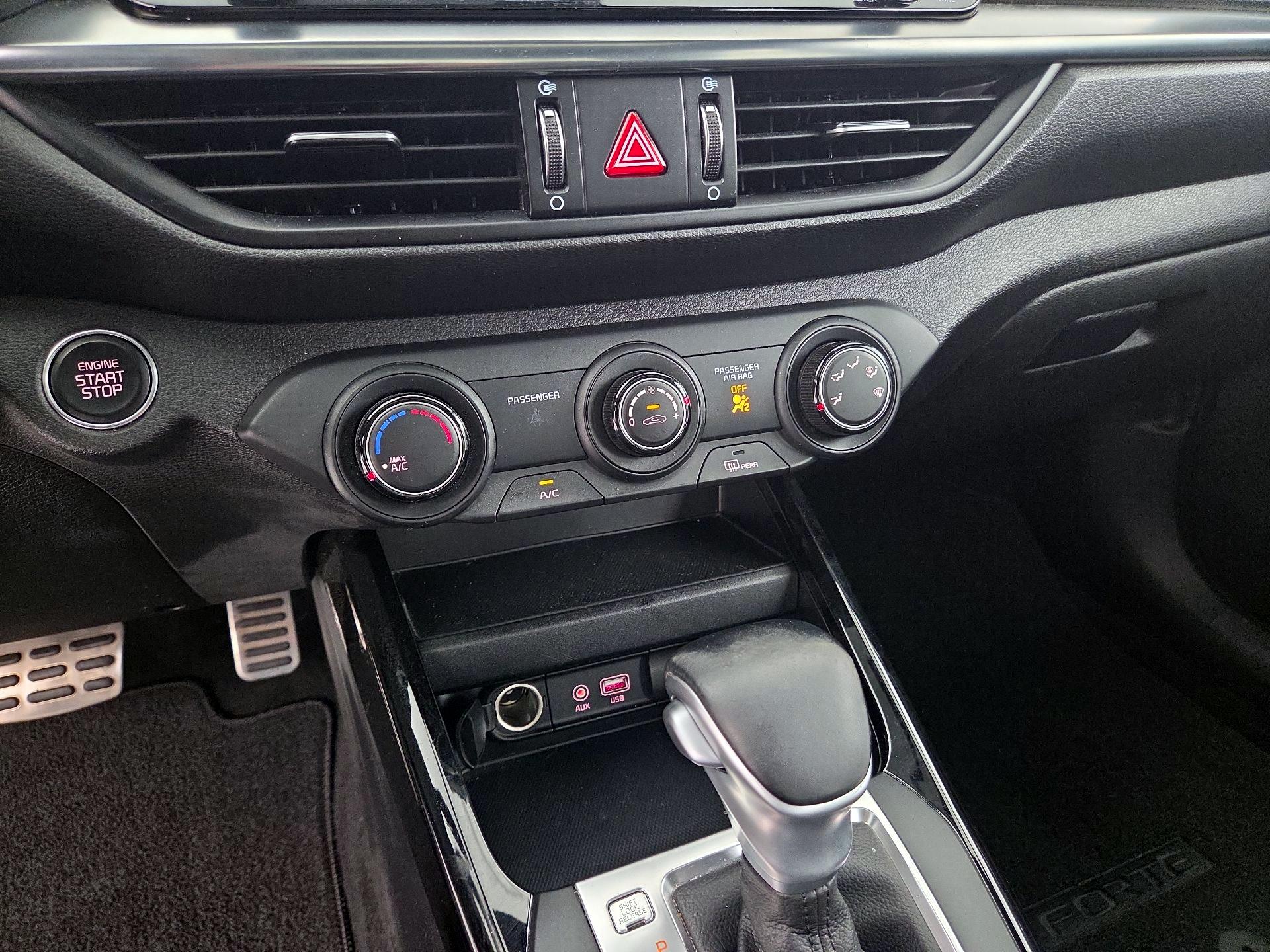Thumbnail: 2021 Kia Forte - 16
