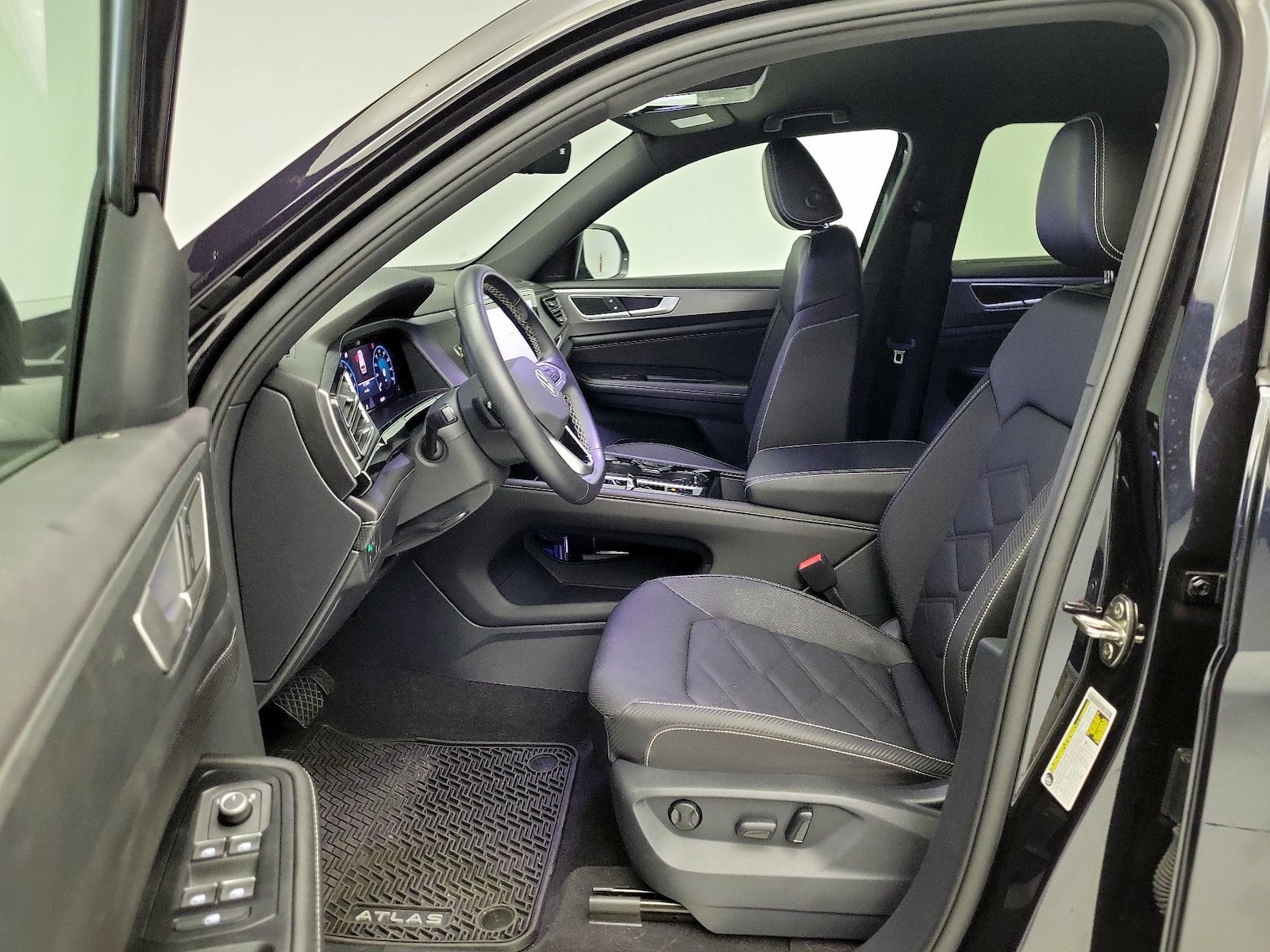 2024 Volkswagen Atlas Cross Sport SE w/Tech - Photo 12