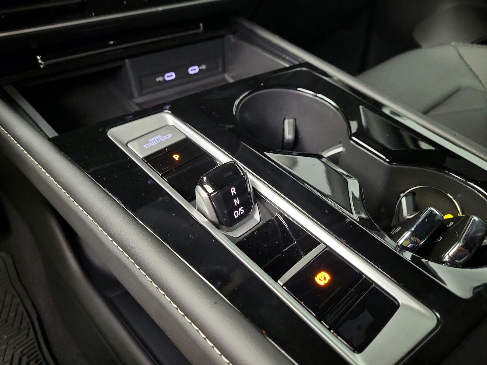 2024 Volkswagen Atlas Cross Sport SE w/Tech - Photo 18