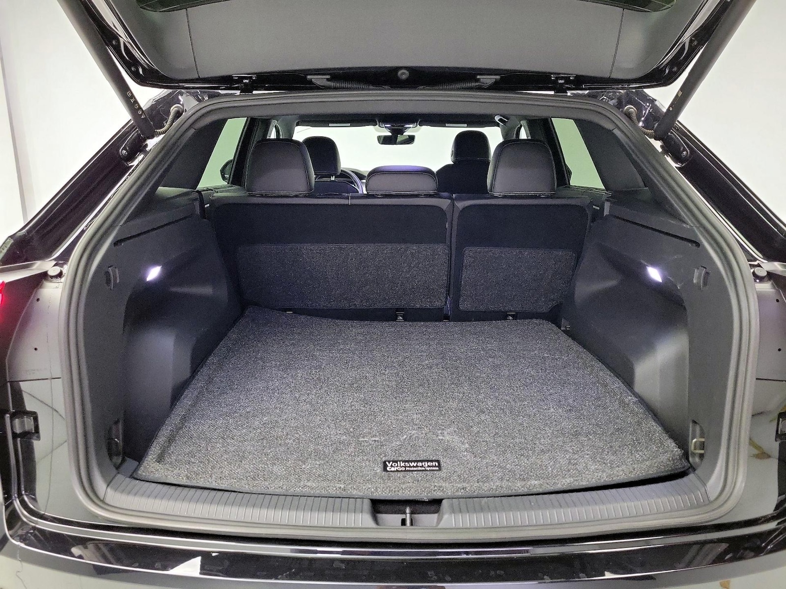 2024 Volkswagen Atlas Cross Sport SE w/Tech - Photo 21