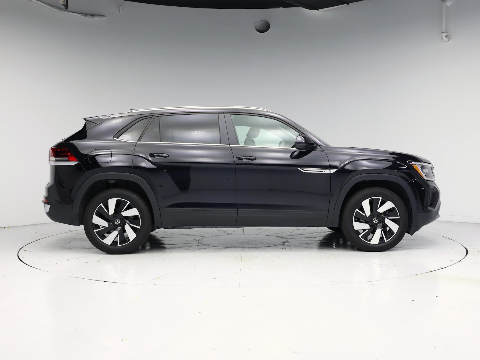 2024 Volkswagen Atlas Cross Sport SE w/Tech - Photo 8