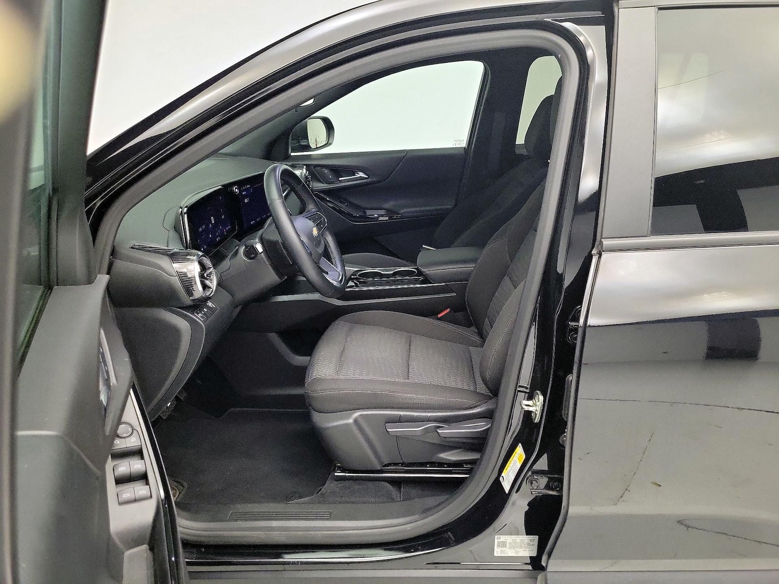 2025 Chevrolet Equinox LT - Photo 12
