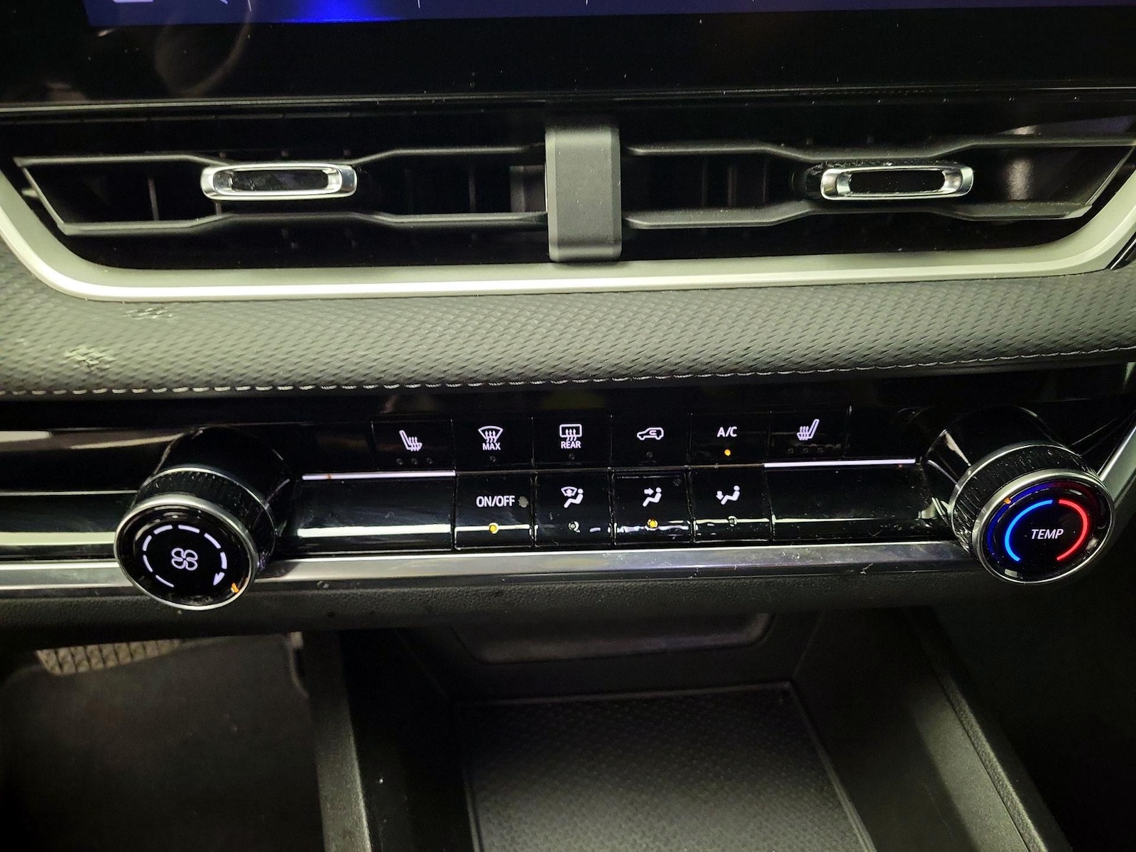 2025 Chevrolet Equinox LT - Photo 17