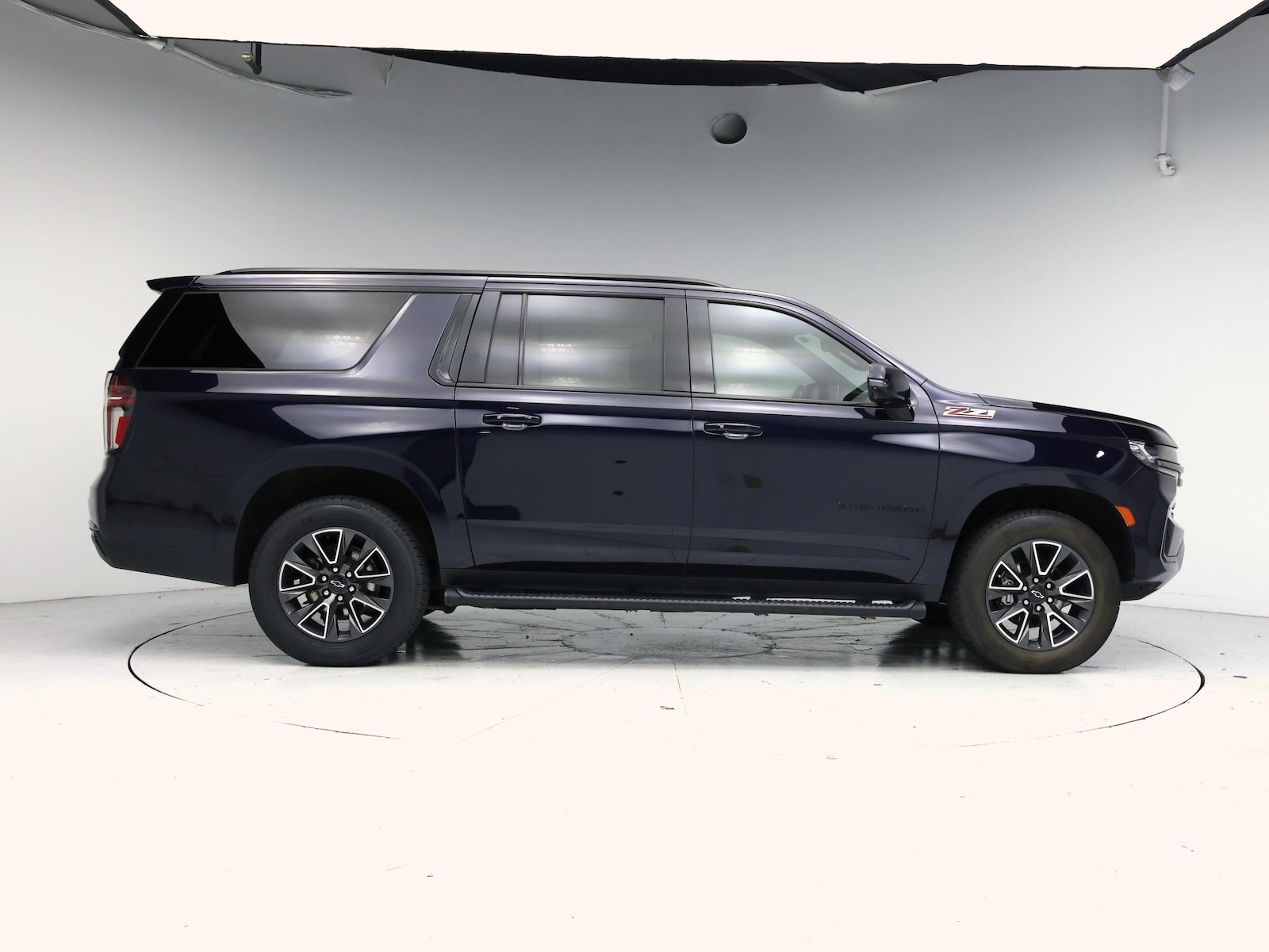 2022 Chevrolet Suburban Z71 - Photo 8