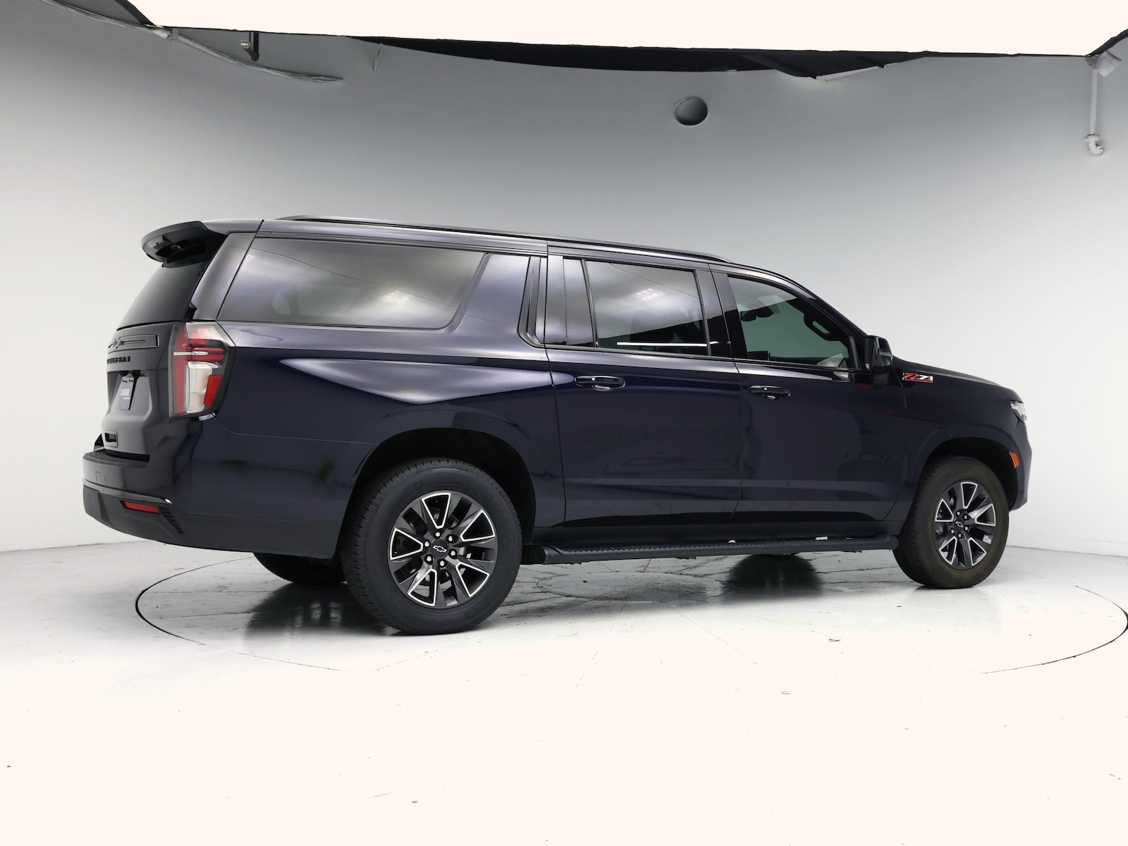 2022 Chevrolet Suburban Z71 - Photo 9