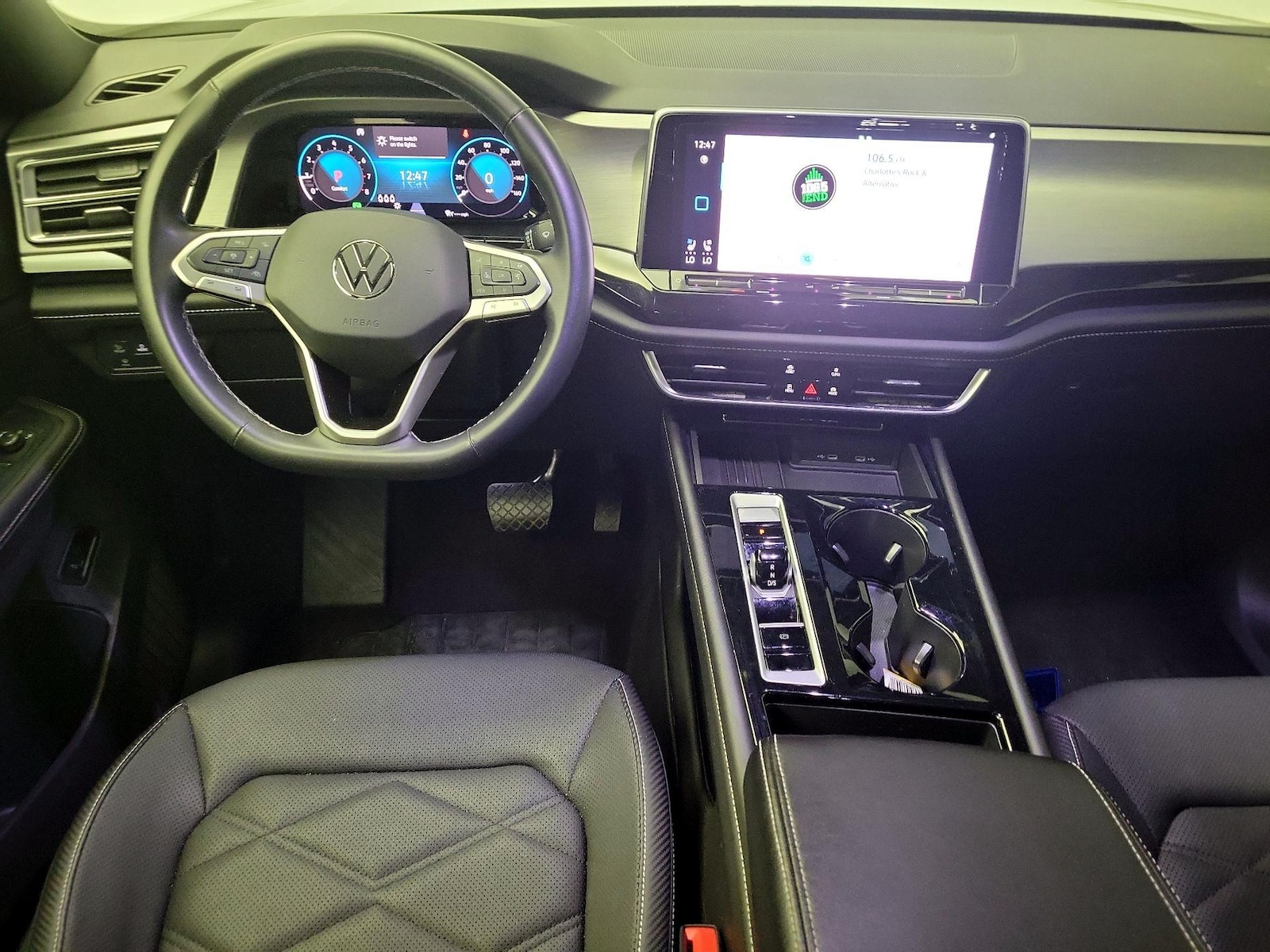 2025 Volkswagen Atlas Cross Sport SE w/Tech - Photo 10