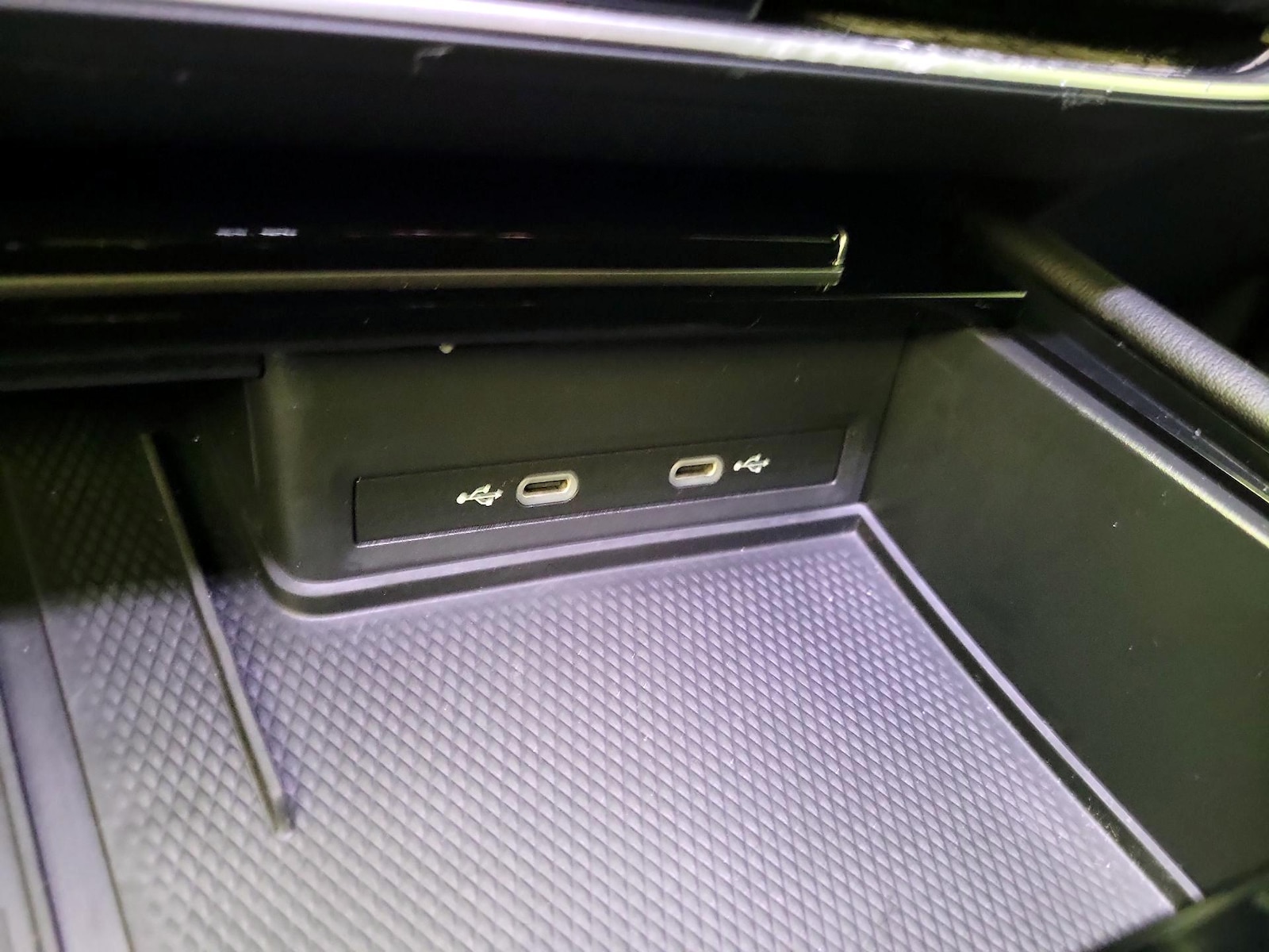 2025 Volkswagen Atlas Cross Sport SE w/Tech - Photo 19