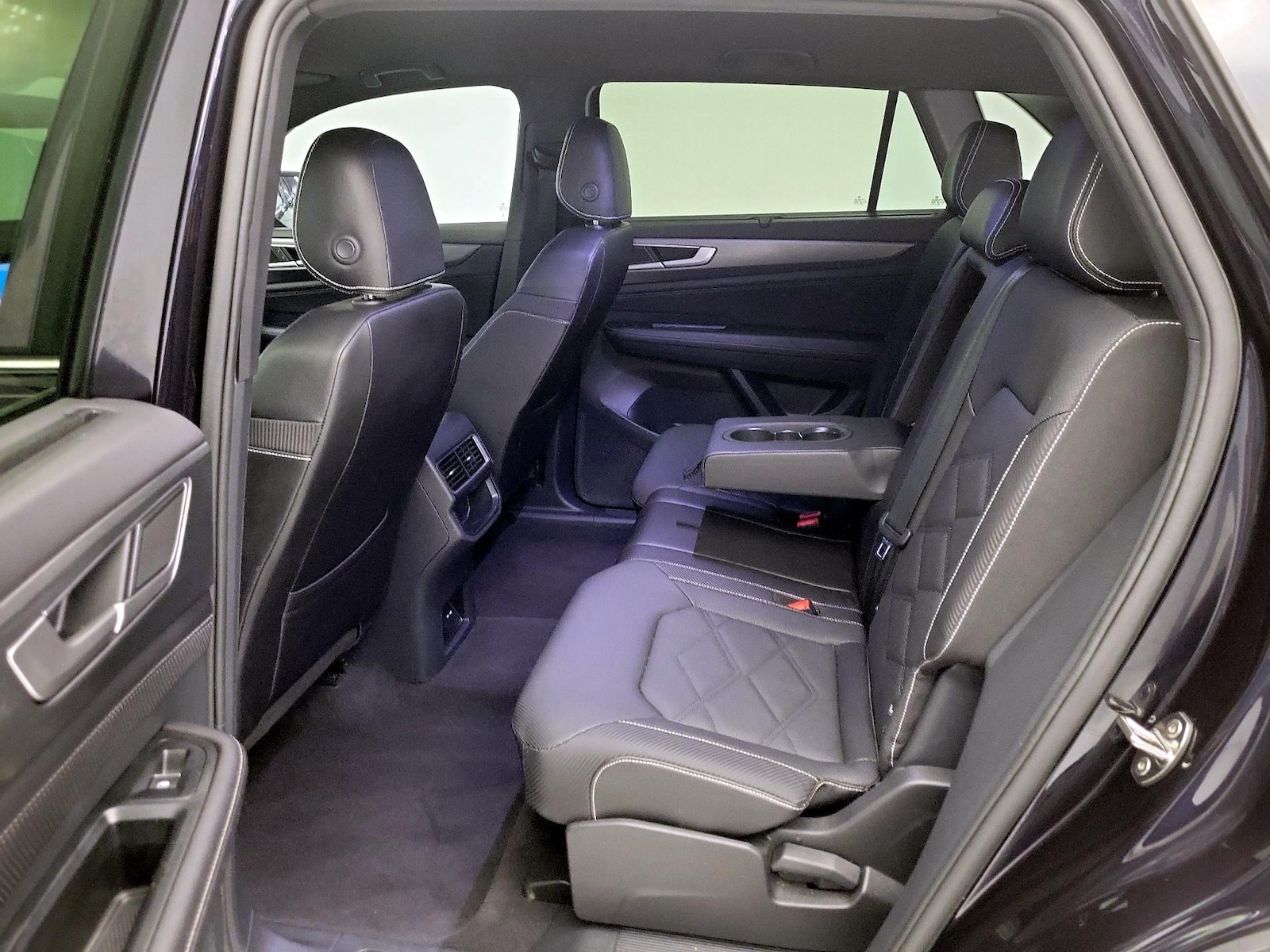 2025 Volkswagen Atlas Cross Sport SE w/Tech - Photo 20